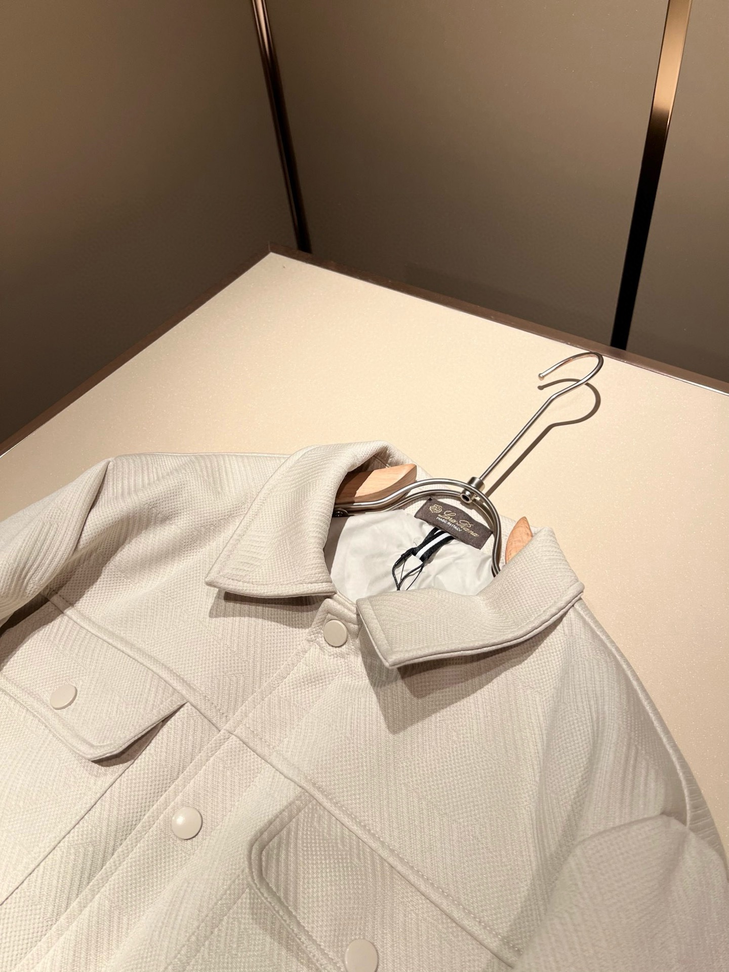 ⚠️细节图！ Loro Piana诺悠翩雅 2025秋冬新款男女同款👫 翻领羽绒服外套，胸前口袋修饰！贸