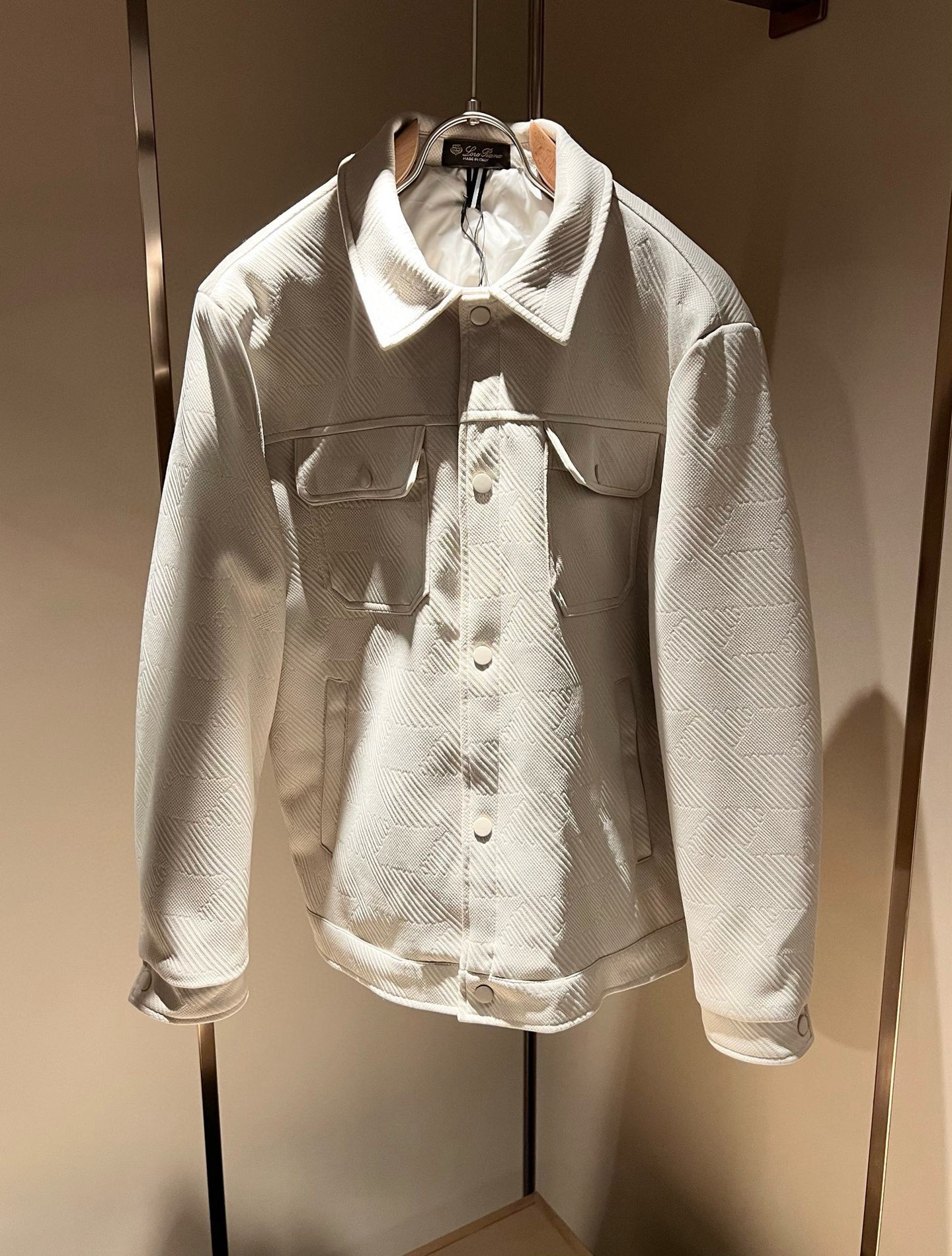 ⚠️细节图！ Loro Piana诺悠翩雅 2025秋冬新款男女同款👫 翻领羽绒服外套，胸前口袋修饰！贸