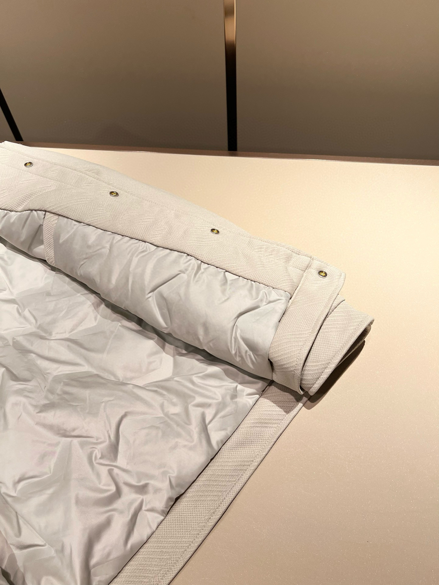 ⚠️细节图！ Loro Piana诺悠翩雅 2025秋冬新款男女同款👫 翻领羽绒服外套，胸前口袋修饰！贸