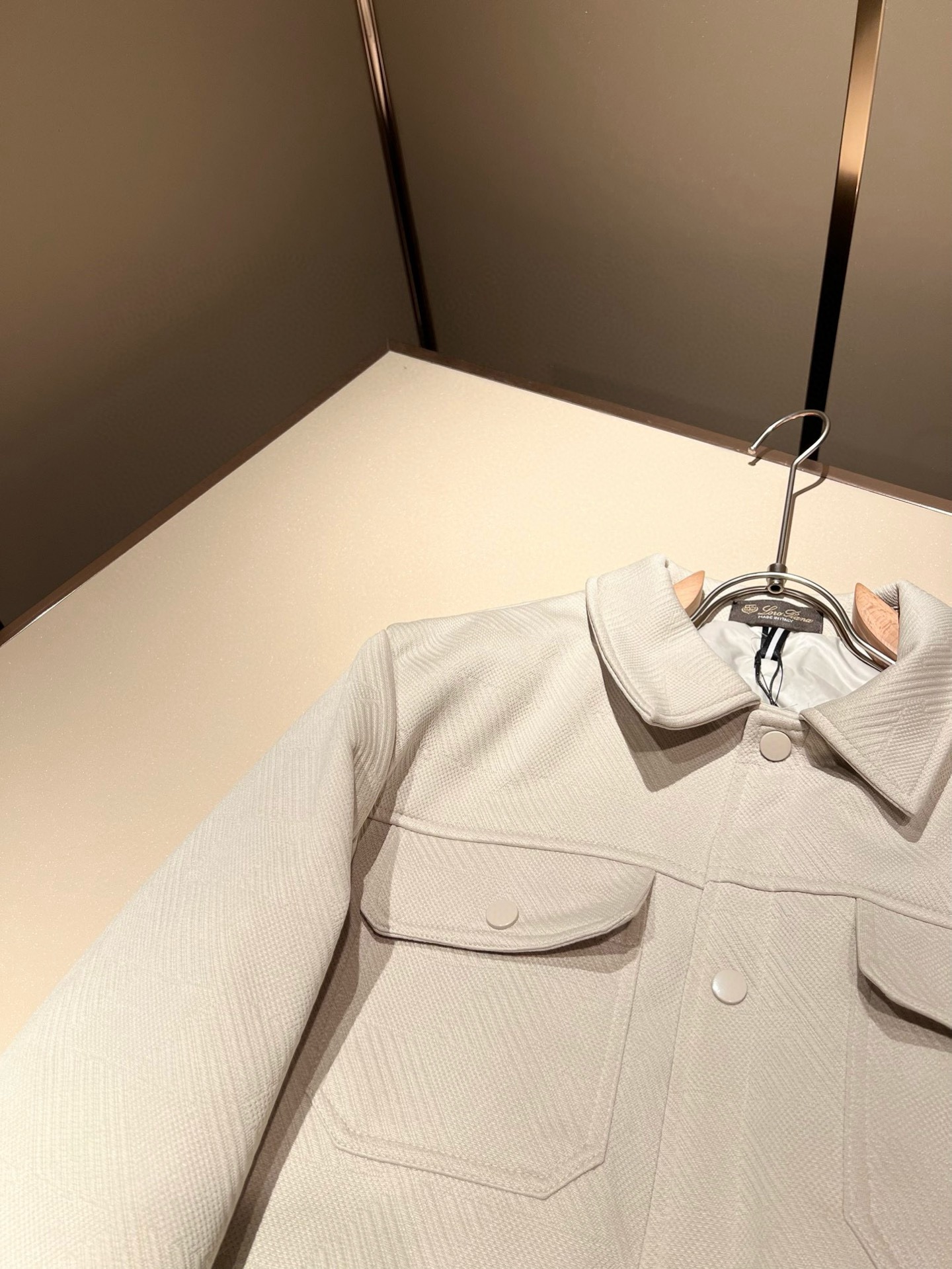 ⚠️细节图！ Loro Piana诺悠翩雅 2025秋冬新款男女同款👫 翻领羽绒服外套，胸前口袋修饰！贸