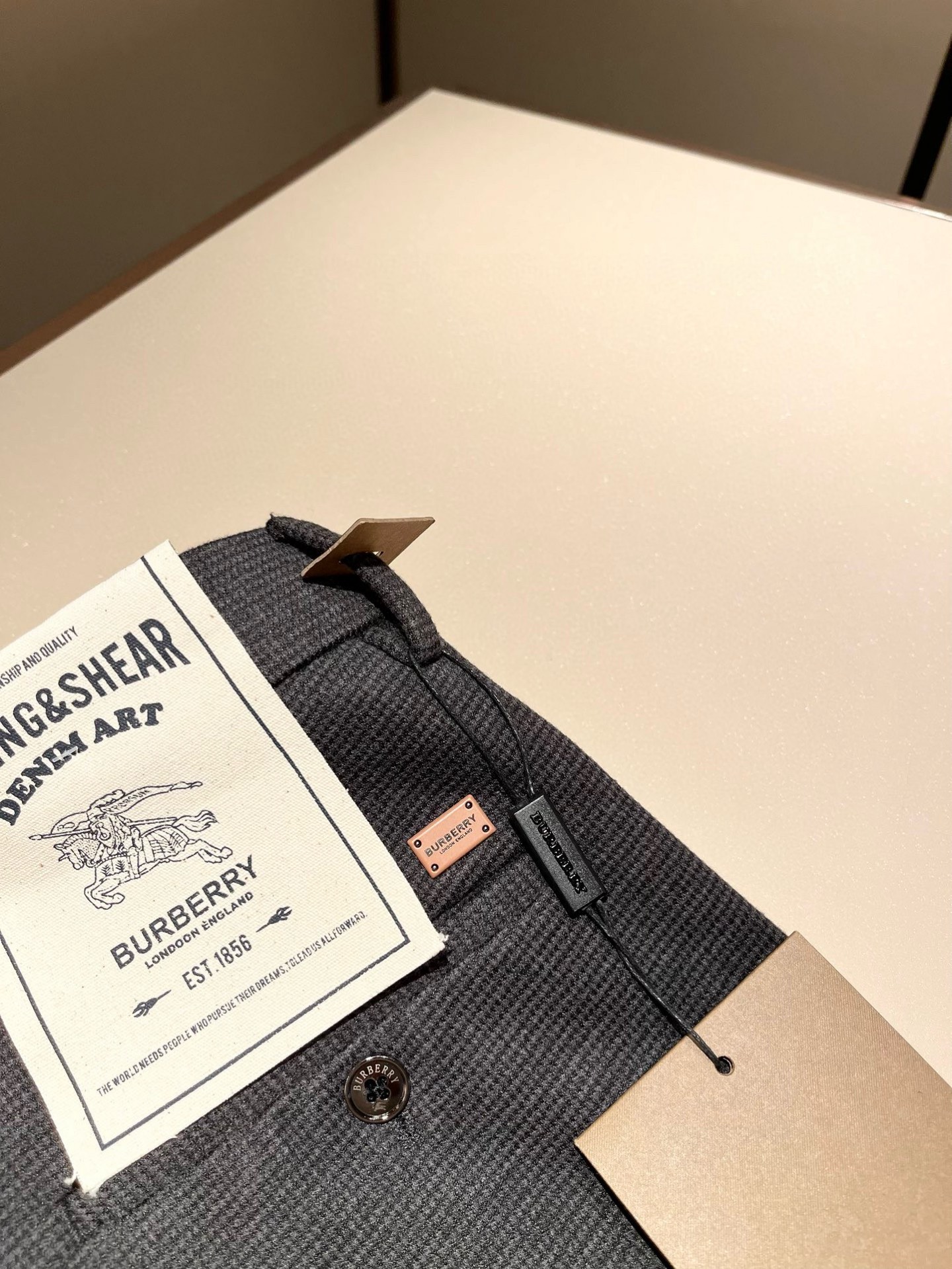 BURBER*Y巴*莉 2025秋冬男士休闲羊绒西裤，男士经典基础款小直筒裤 简洁纯色百搭款五金logo