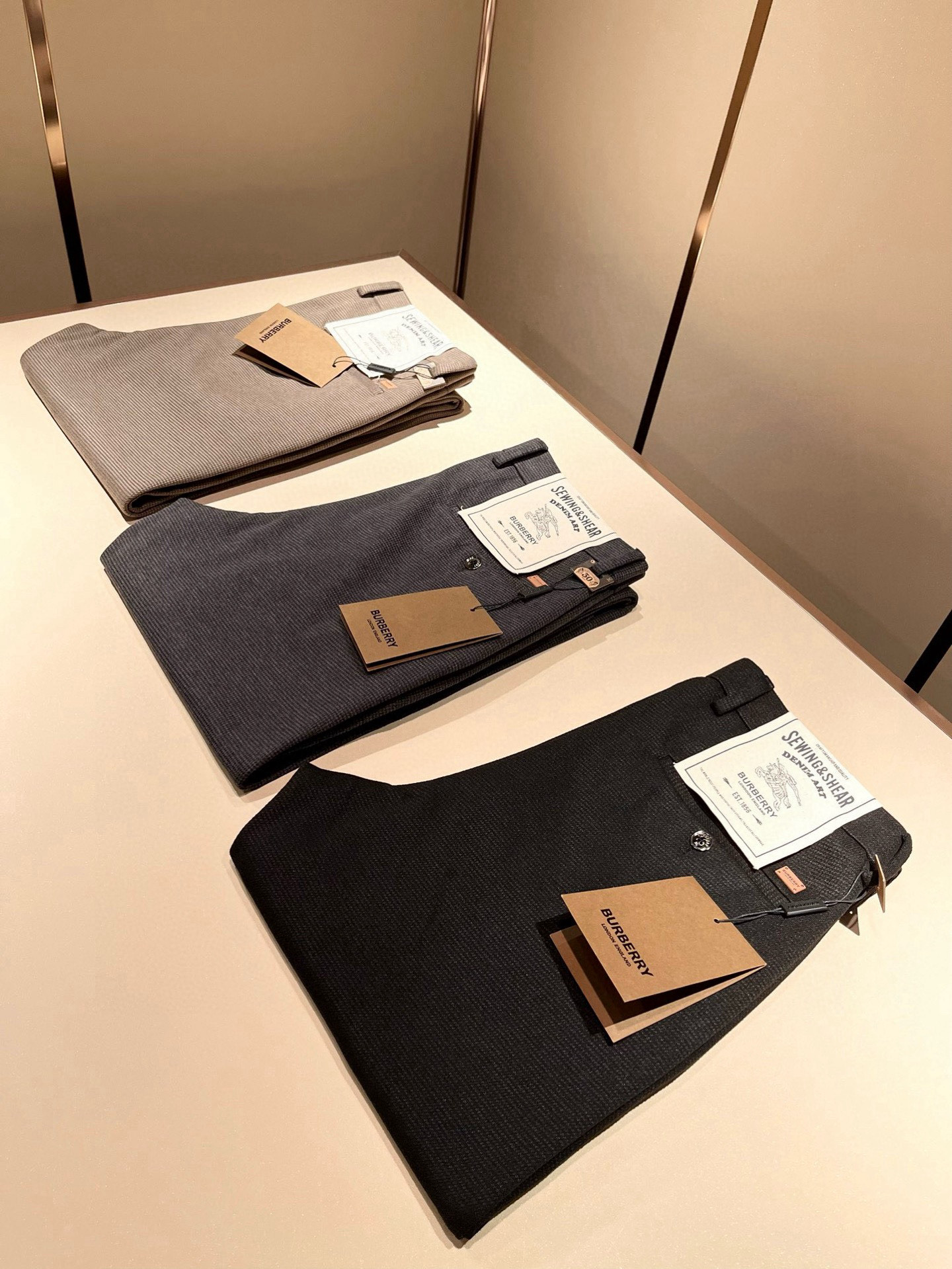 BURBER*Y巴*莉 2025秋冬男士休闲羊绒西裤，男士经典基础款小直筒裤 简洁纯色百搭款五金logo