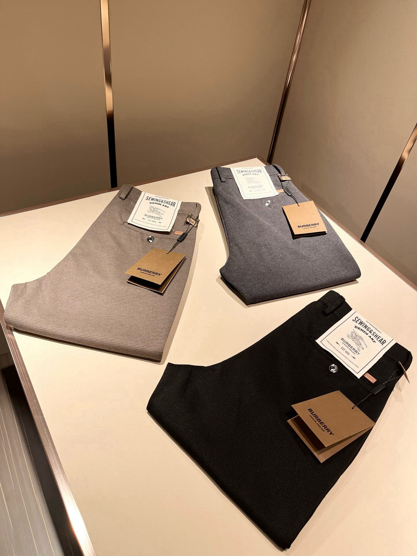 BURBER*Y巴*莉 2025秋冬男士休闲羊绒西裤，男士经典基础款小直筒裤 简洁纯色百搭款五金logo