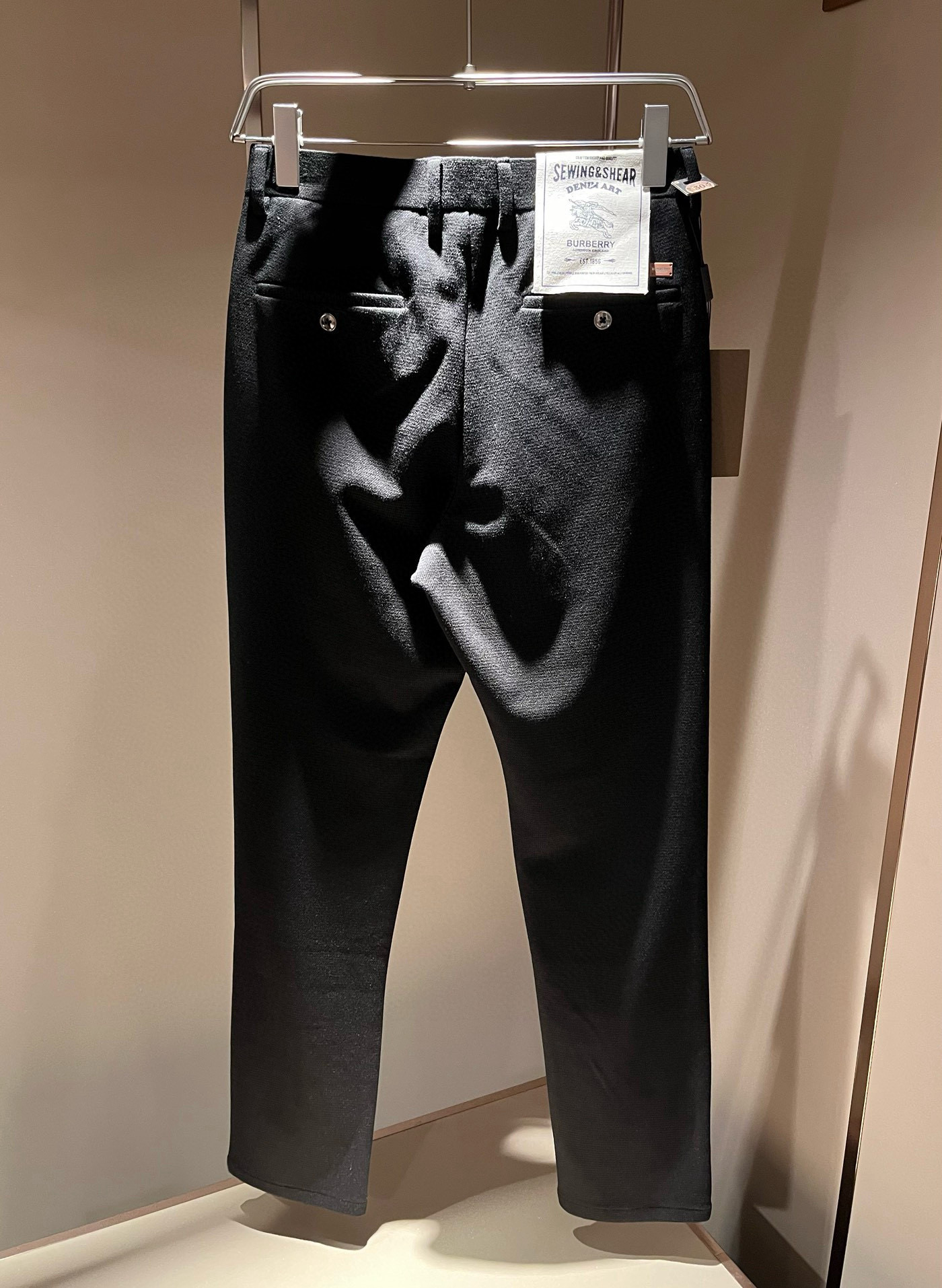 BURBER*Y巴*莉 2025秋冬男士休闲羊绒西裤，男士经典基础款小直筒裤 简洁纯色百搭款五金logo