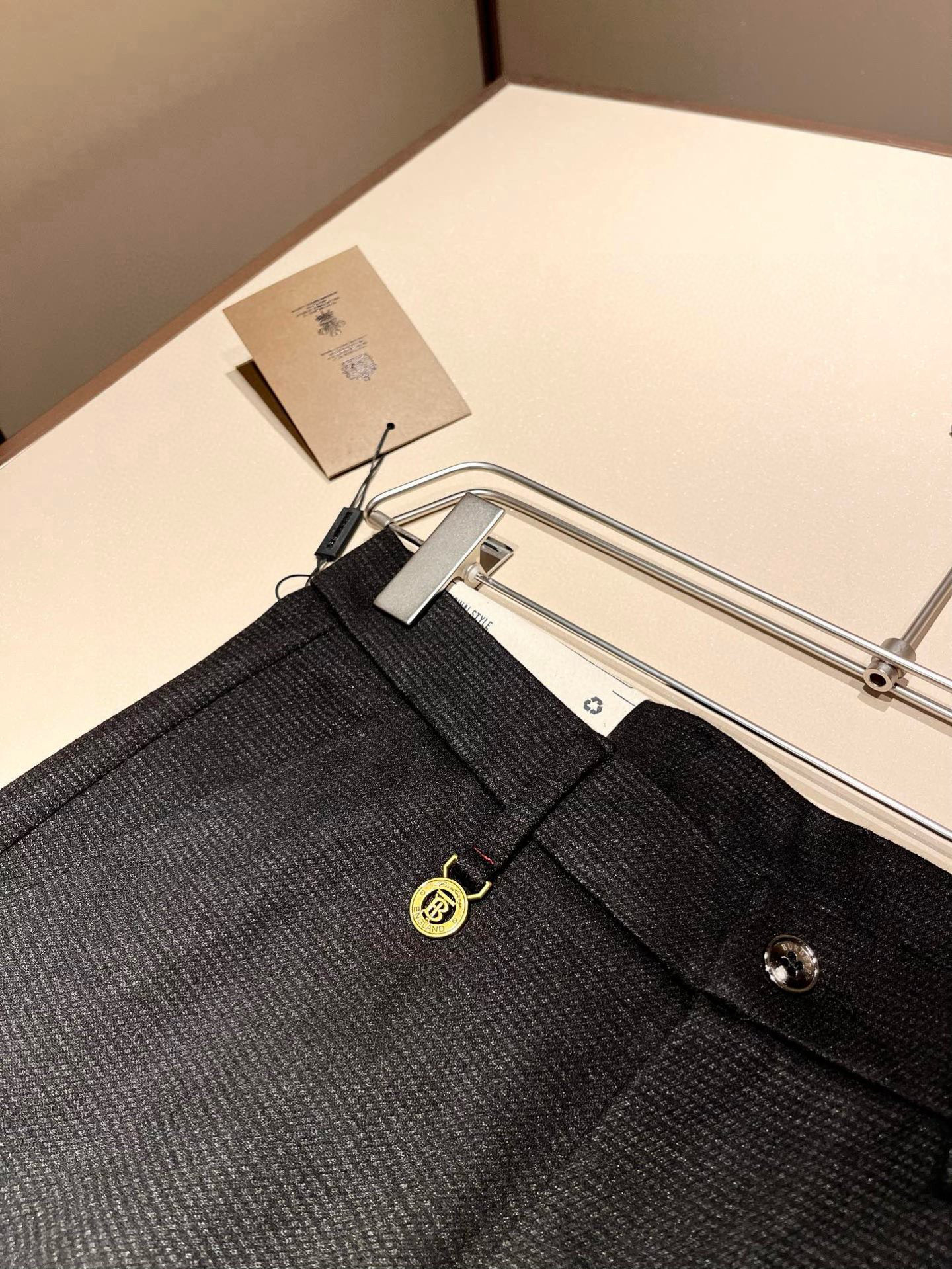 BURBER*Y巴*莉 2025秋冬男士休闲羊绒西裤，男士经典基础款小直筒裤 简洁纯色百搭款五金logo