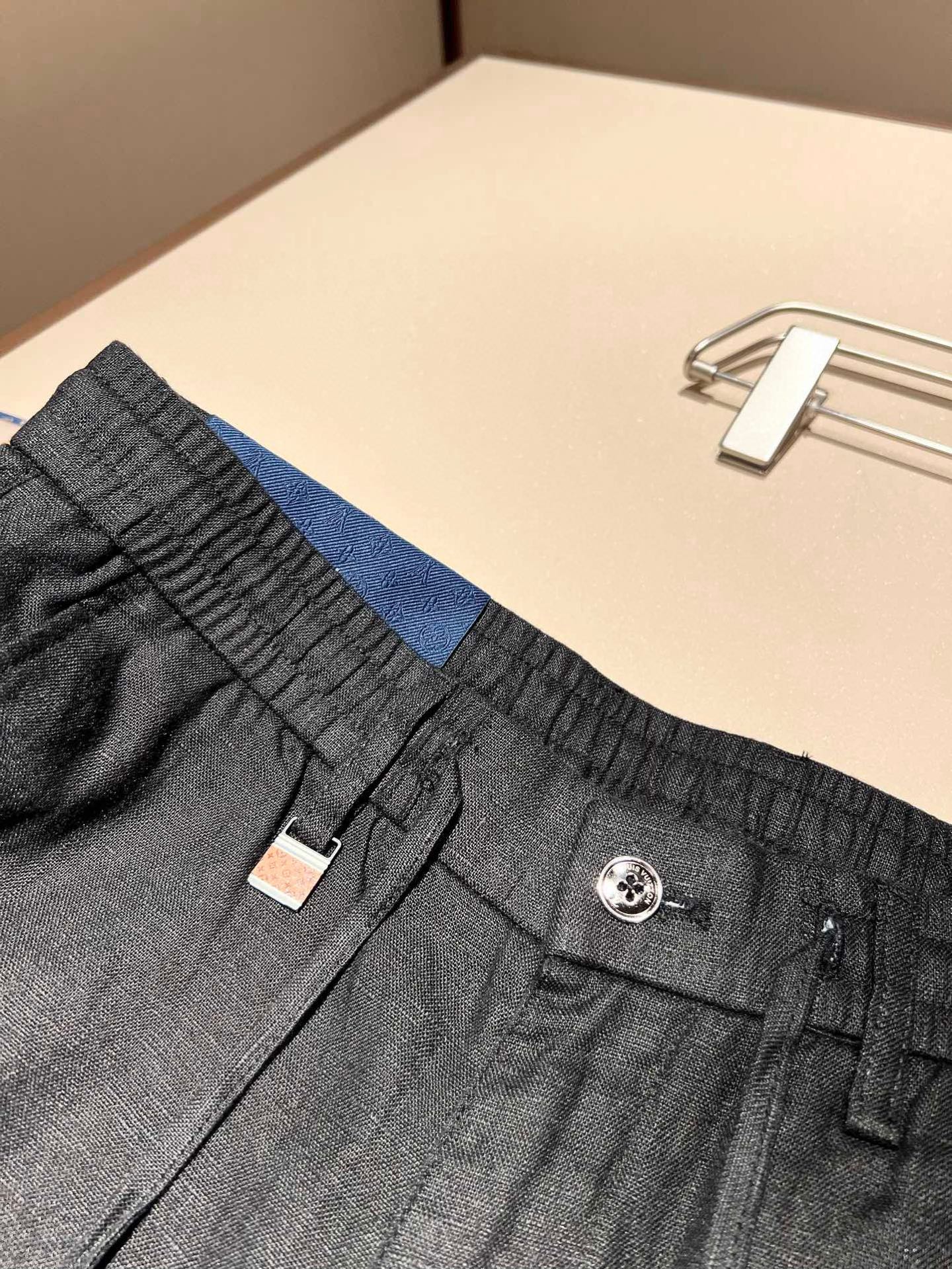 LouisVuitt*路易*登 2025秋冬新款男士棉麻休闲裤，男士经典时尚百搭商务休闲西裤! 都市精英