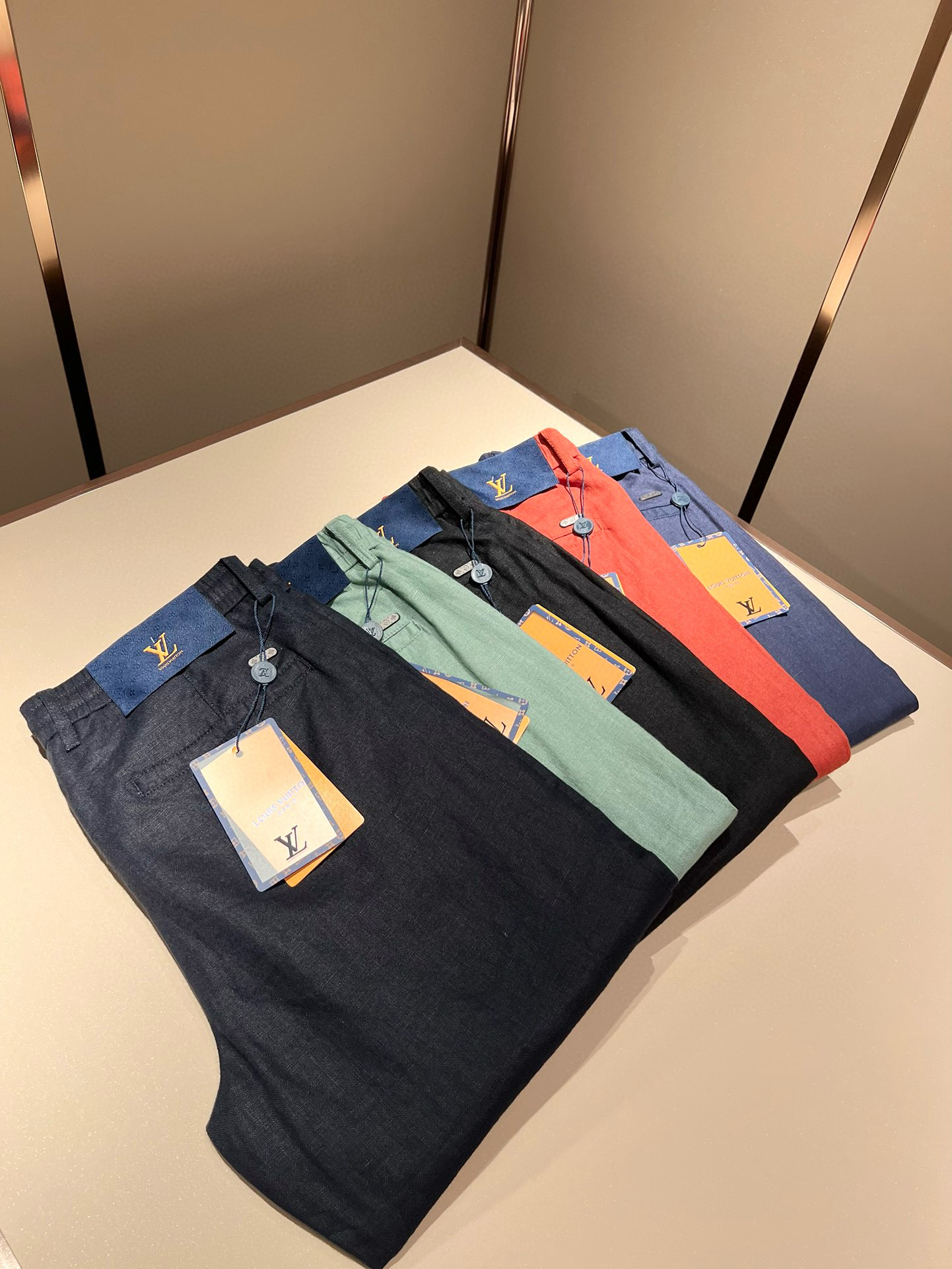 LouisVuitt*路易*登 2025秋冬新款男士棉麻休闲裤，男士经典时尚百搭商务休闲西裤! 都市精英