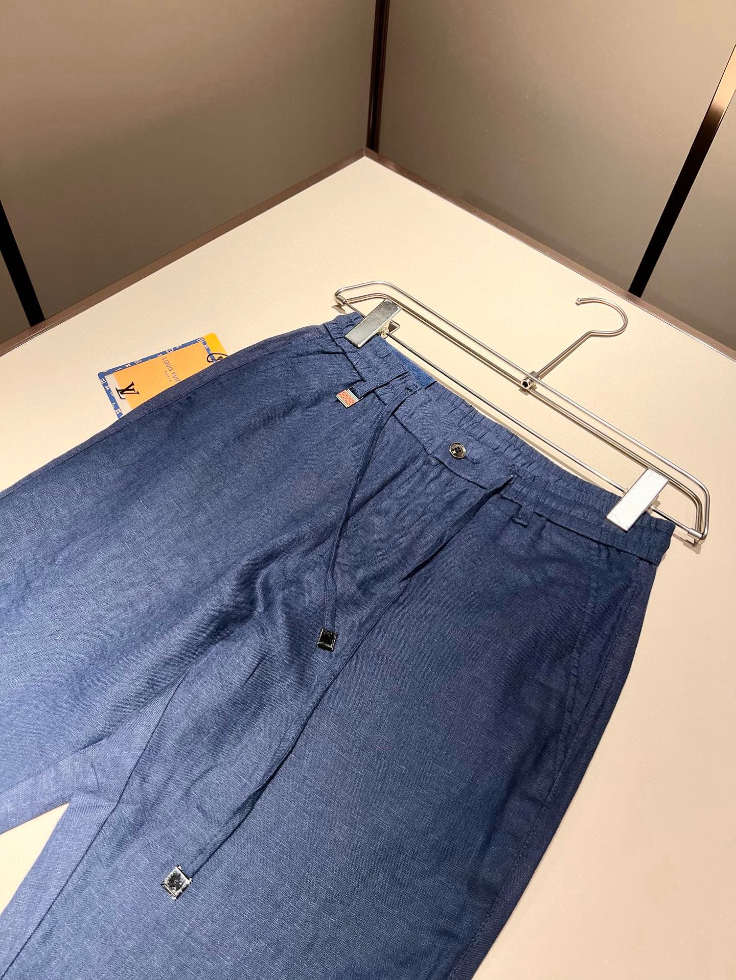 LouisVuitt*路易*登 2025秋冬新款男士棉麻休闲裤，男士经典时尚百搭商务休闲西裤! 都市精英