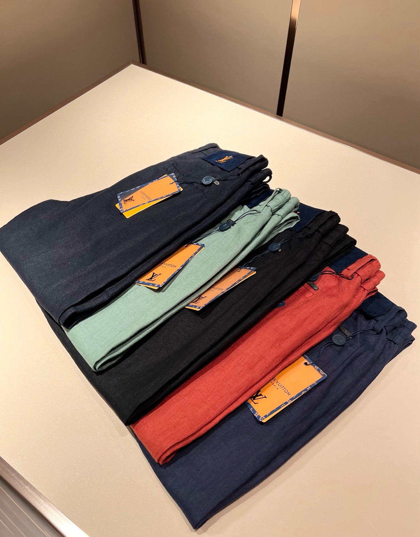 LouisVuitt*路易*登 2025秋冬新款男士棉麻休闲裤，男士经典时尚百搭商务休闲西裤! 都市精英