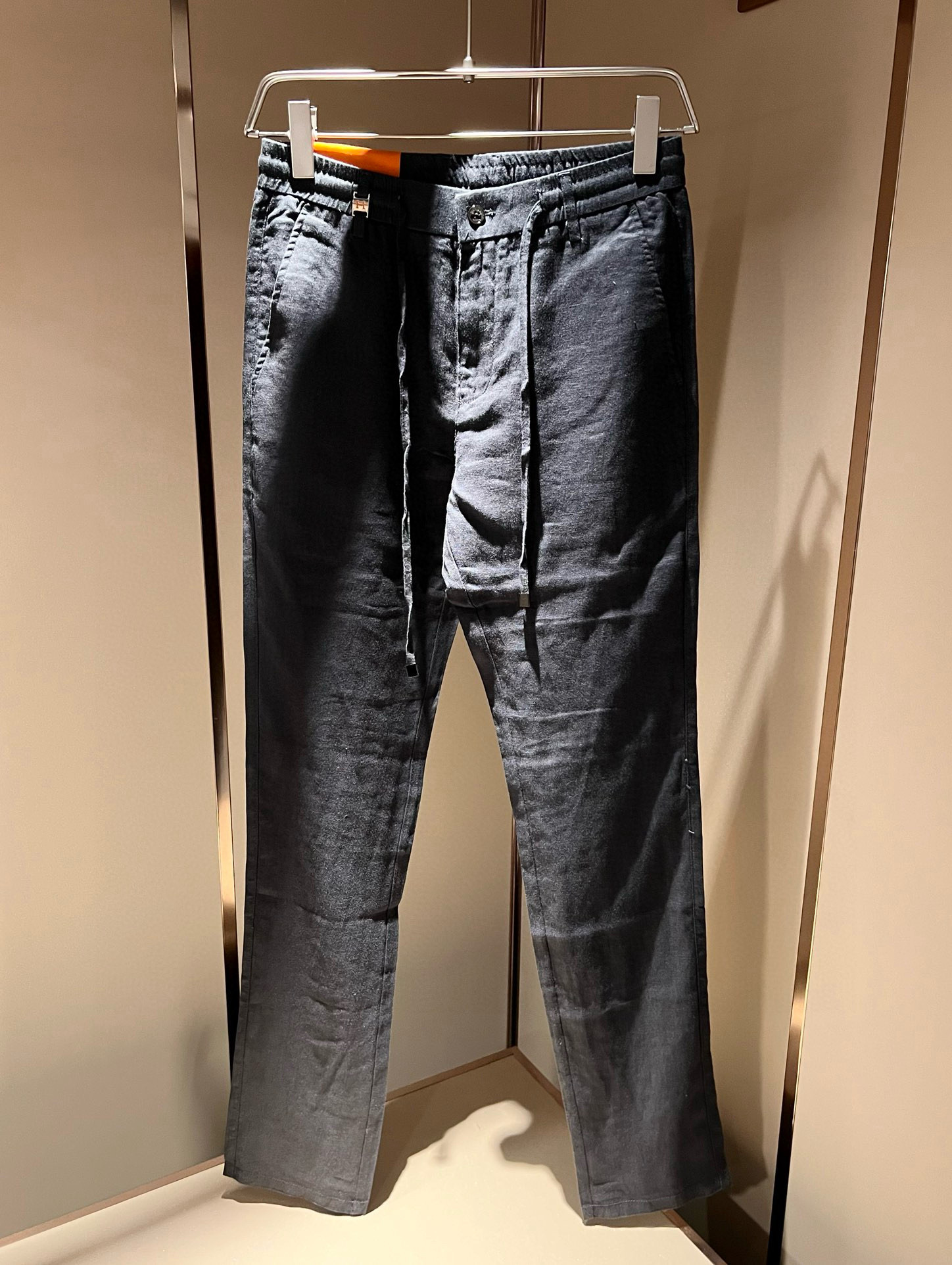 HERM*S 爱*仕 2025秋冬男士高端纯亚麻休闲裤 海外贸易公司渠道订单 ！男士休闲修身直筒休闲裤！