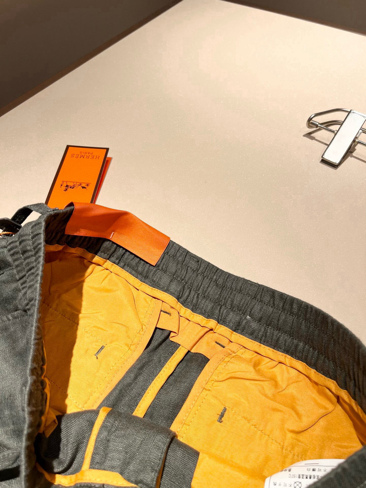 HERM*S 爱*仕 2025秋冬男士高端纯亚麻休闲裤 海外贸易公司渠道订单 ！男士休闲修身直筒休闲裤！