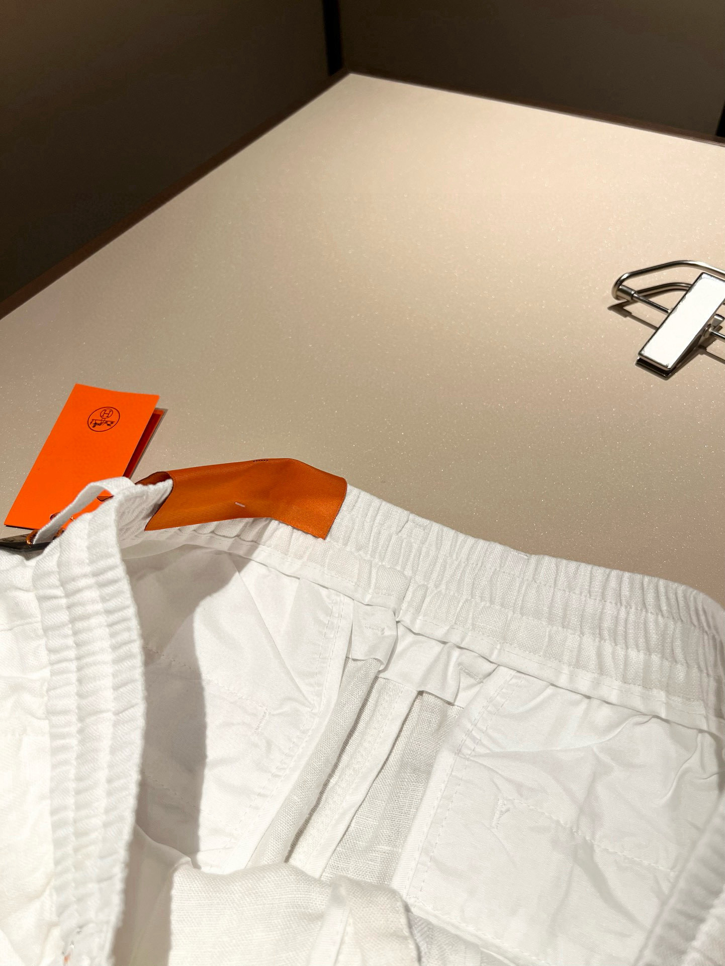 HERM*S 爱*仕 2025秋冬男士高端纯亚麻休闲裤 海外贸易公司渠道订单 ！男士休闲修身直筒休闲裤！