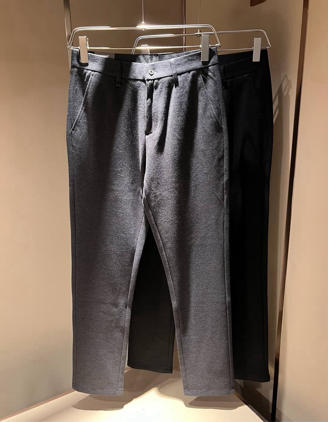 Arman阿*尼2025秋冬新款男士羊绒休闲西裤，贸易公司订单！官网同步 经典之作很好搭配衣服哦！原版进