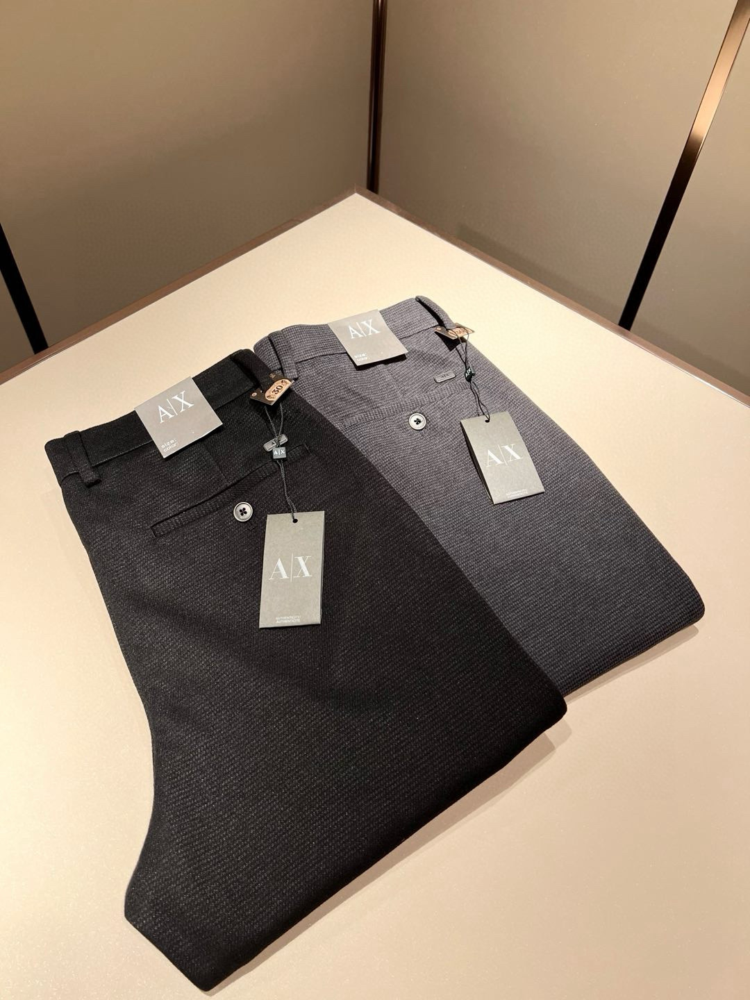 Arman阿*尼2025秋冬新款男士羊绒休闲西裤，贸易公司订单！官网同步 经典之作很好搭配衣服哦！原版进