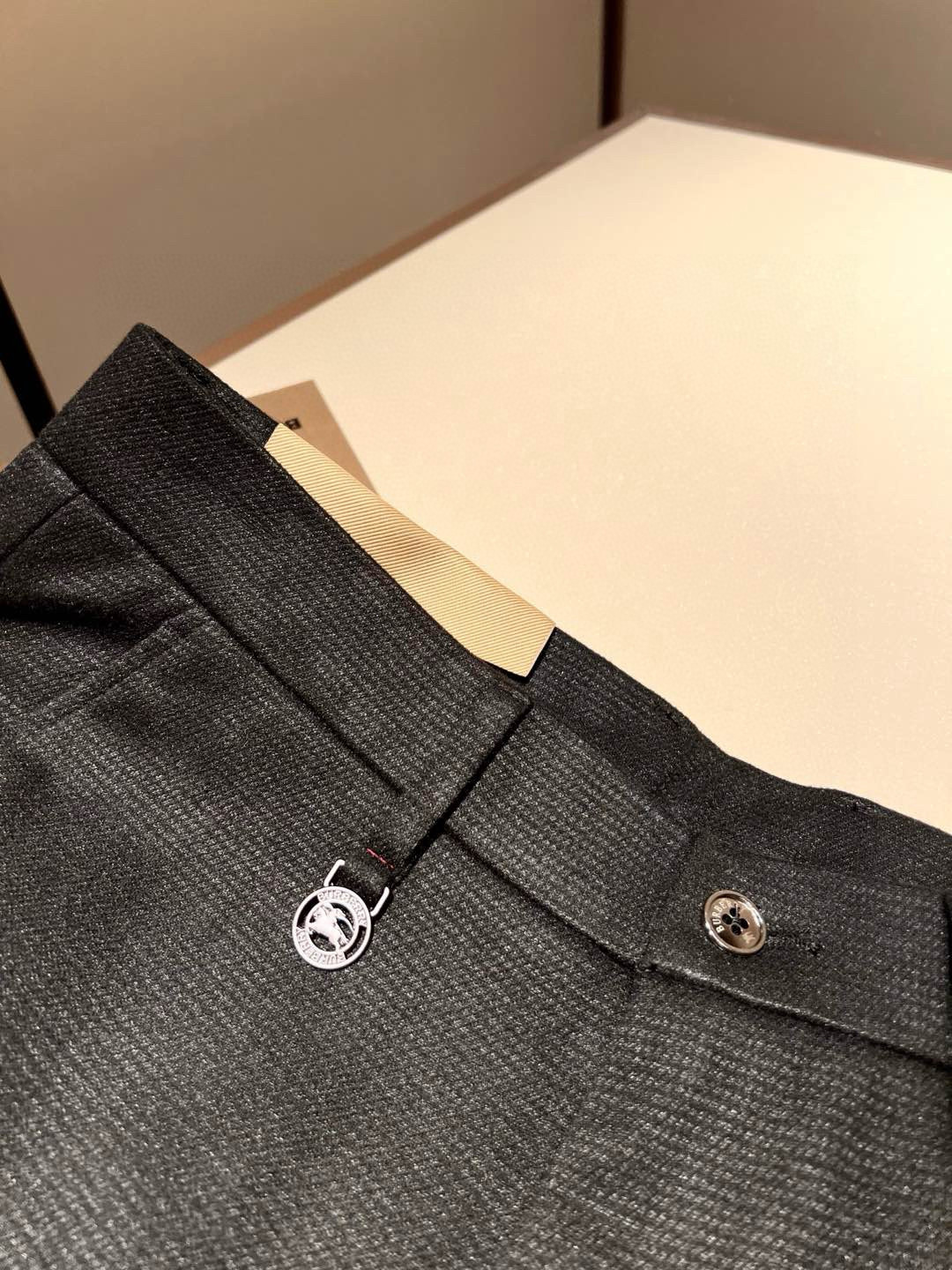 BURBER*Y巴*莉 2025秋冬男士休闲羊绒西裤，男士经典基础款小直筒裤 简洁纯色百搭款五金logo