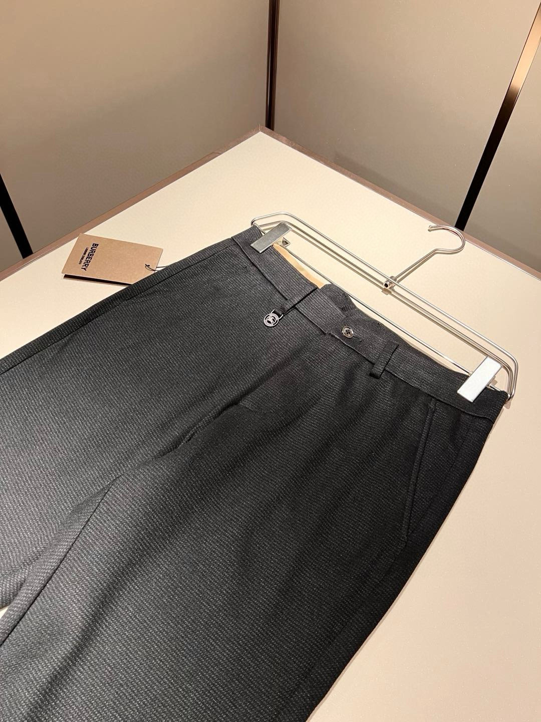 BURBER*Y巴*莉 2025秋冬男士休闲羊绒西裤，男士经典基础款小直筒裤 简洁纯色百搭款五金logo