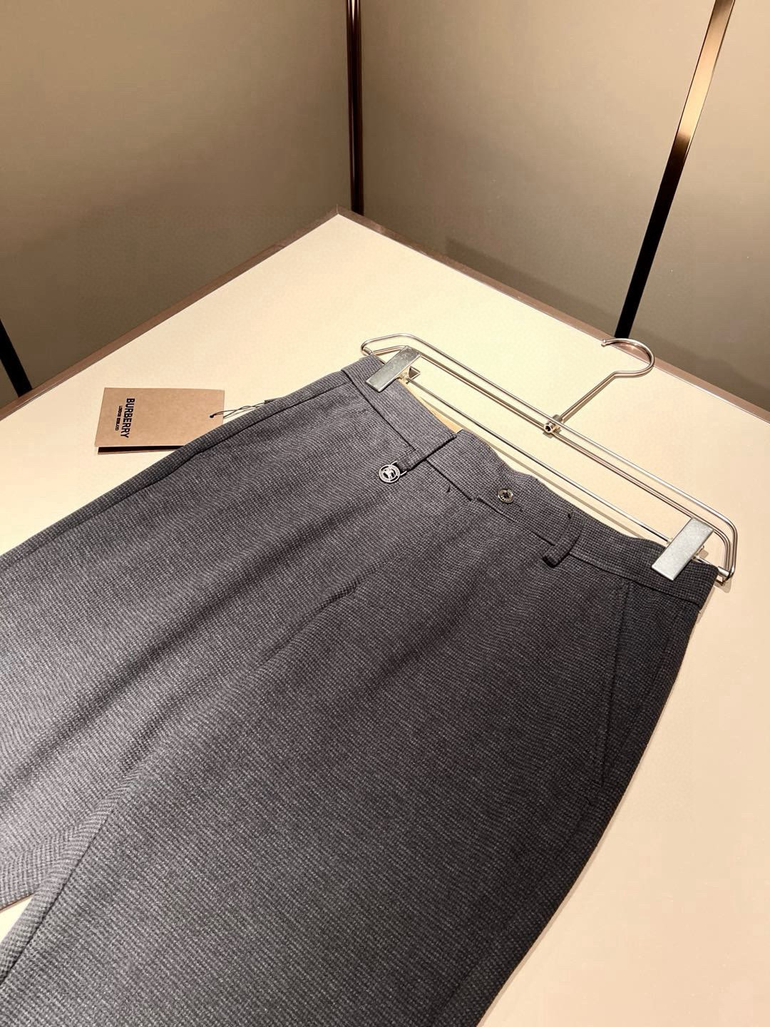 BURBER*Y巴*莉 2025秋冬男士休闲羊绒西裤，男士经典基础款小直筒裤 简洁纯色百搭款五金logo