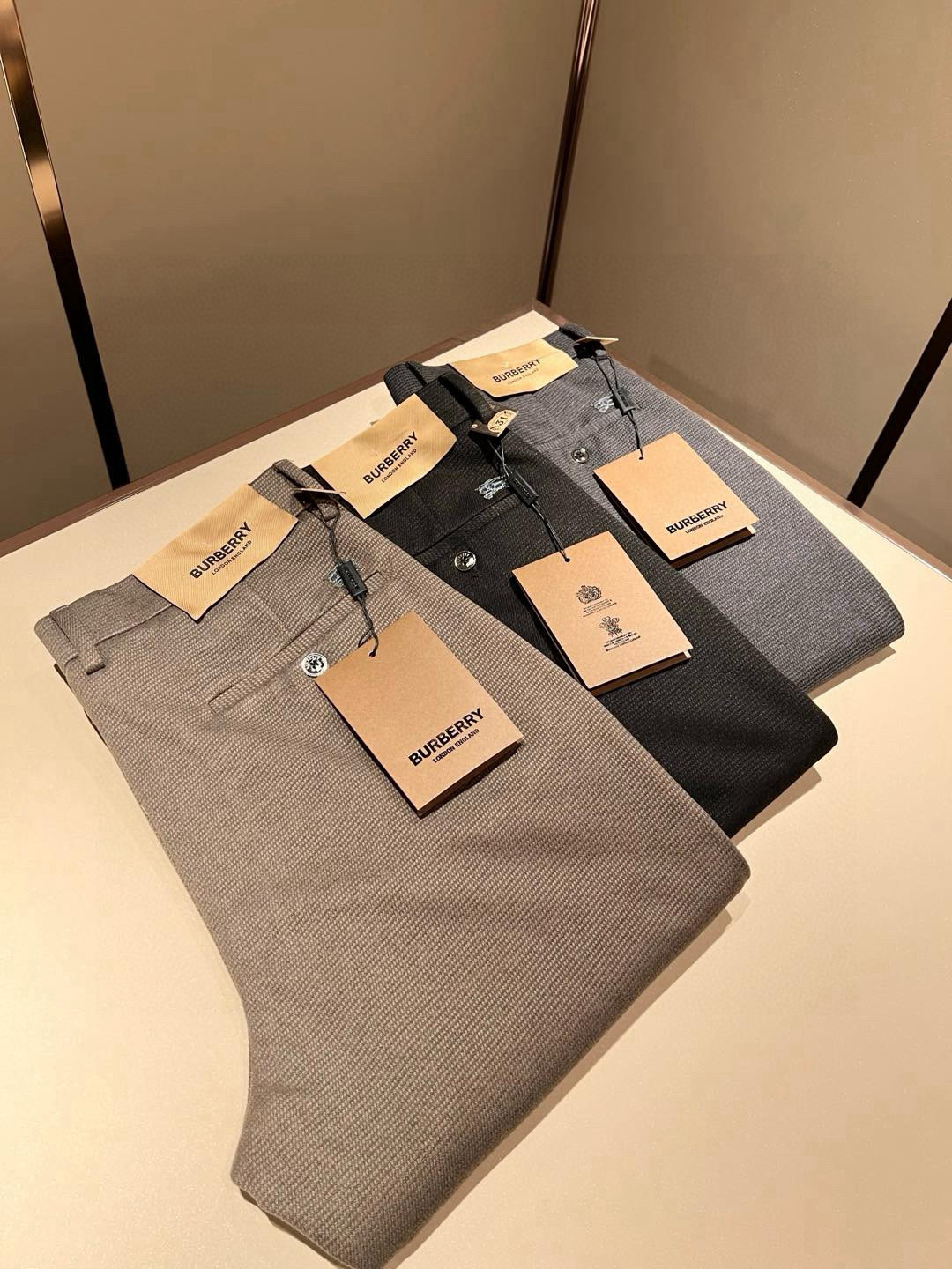 BURBER*Y巴*莉 2025秋冬男士休闲羊绒西裤，男士经典基础款小直筒裤 简洁纯色百搭款五金logo