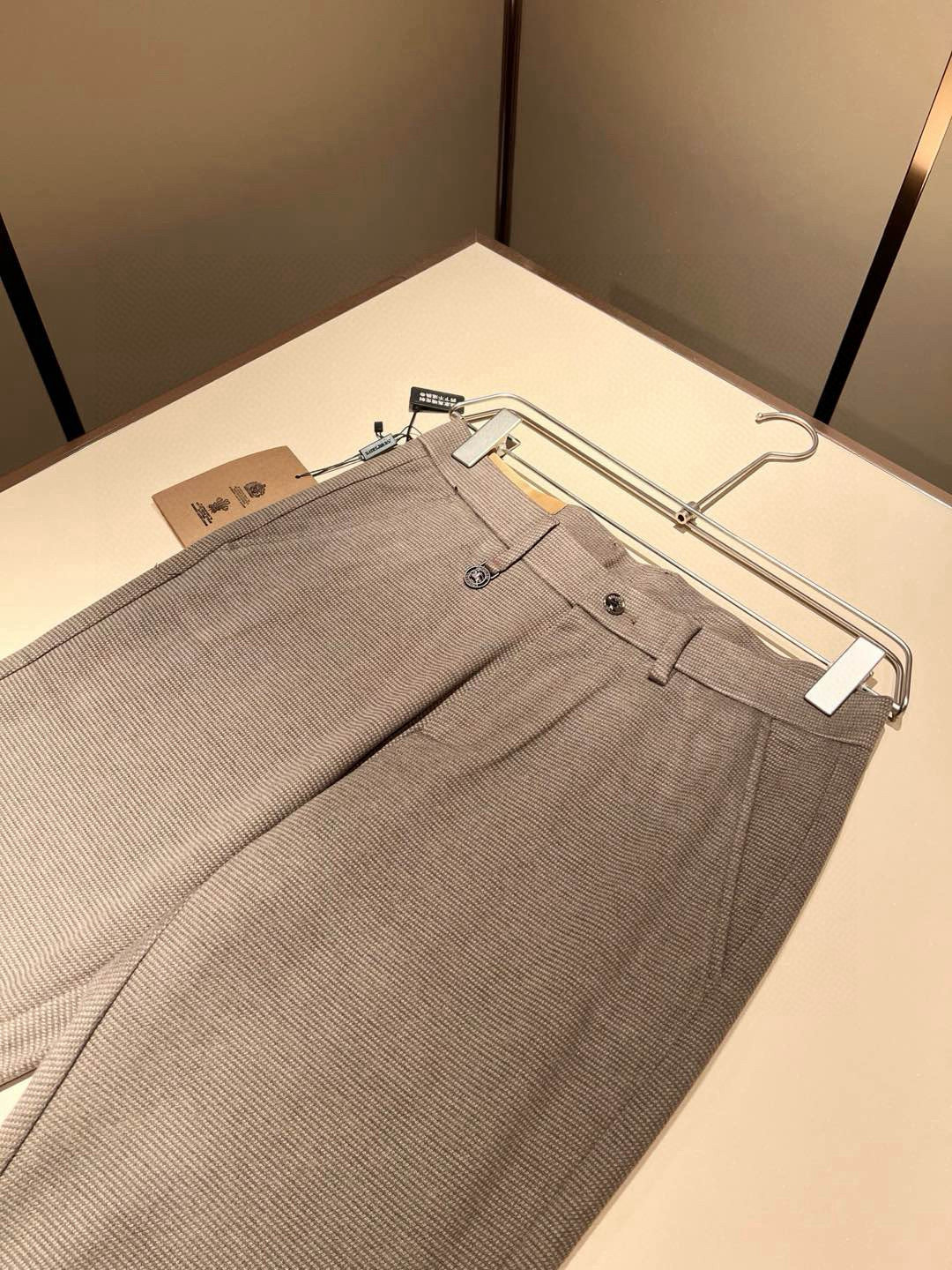 BURBER*Y巴*莉 2025秋冬男士休闲羊绒西裤，男士经典基础款小直筒裤 简洁纯色百搭款五金logo