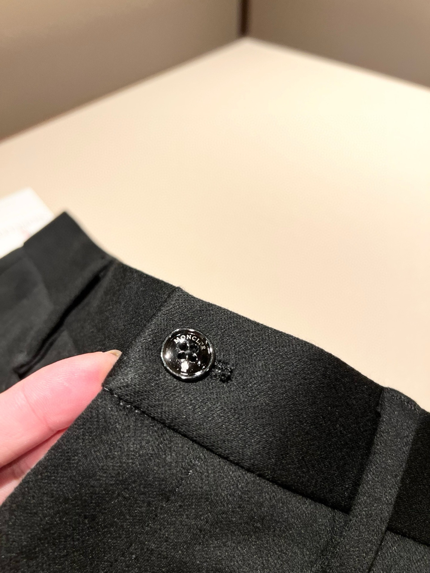 Moncl*r蒙*口2025秋冬最新的贸易订单休闲羊绒西裤！全品相！！原版logo五金辅料设计！定制专属