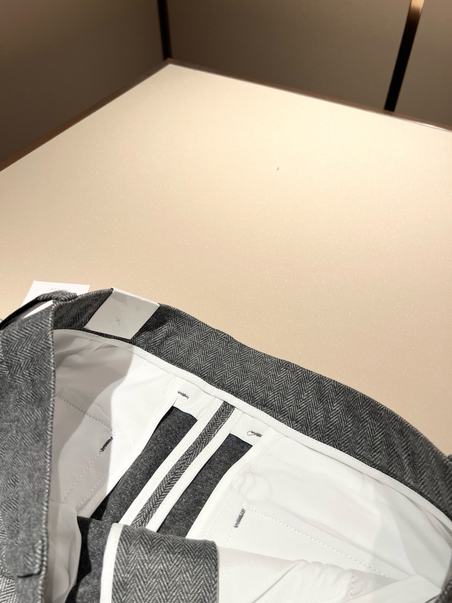 Moncl*r蒙*口2025秋冬最新的贸易订单休闲羊绒西裤！全品相！！原版logo五金辅料设计！定制专属