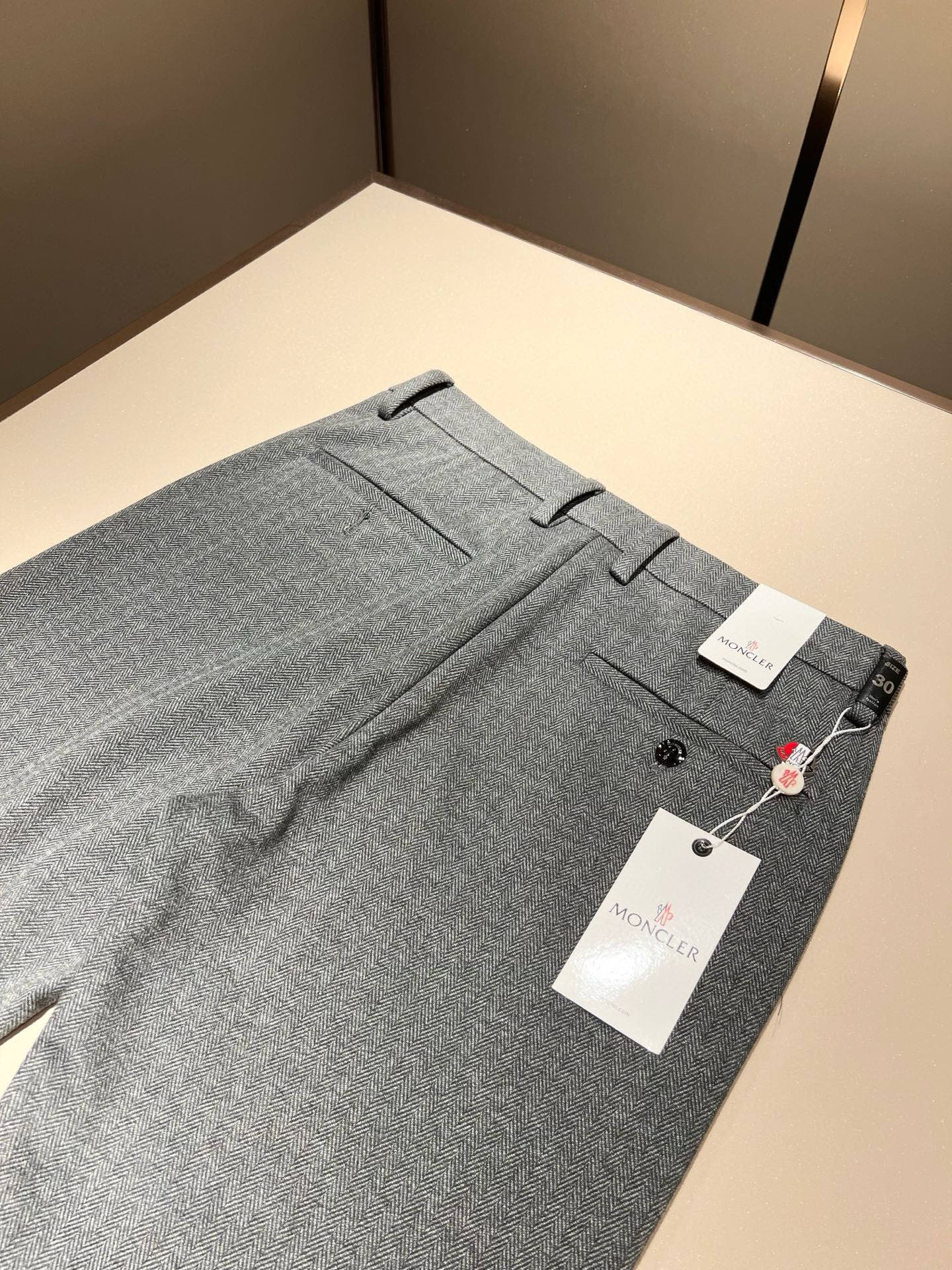 Moncl*r蒙*口2025秋冬最新的贸易订单休闲羊绒西裤！全品相！！原版logo五金辅料设计！定制专属