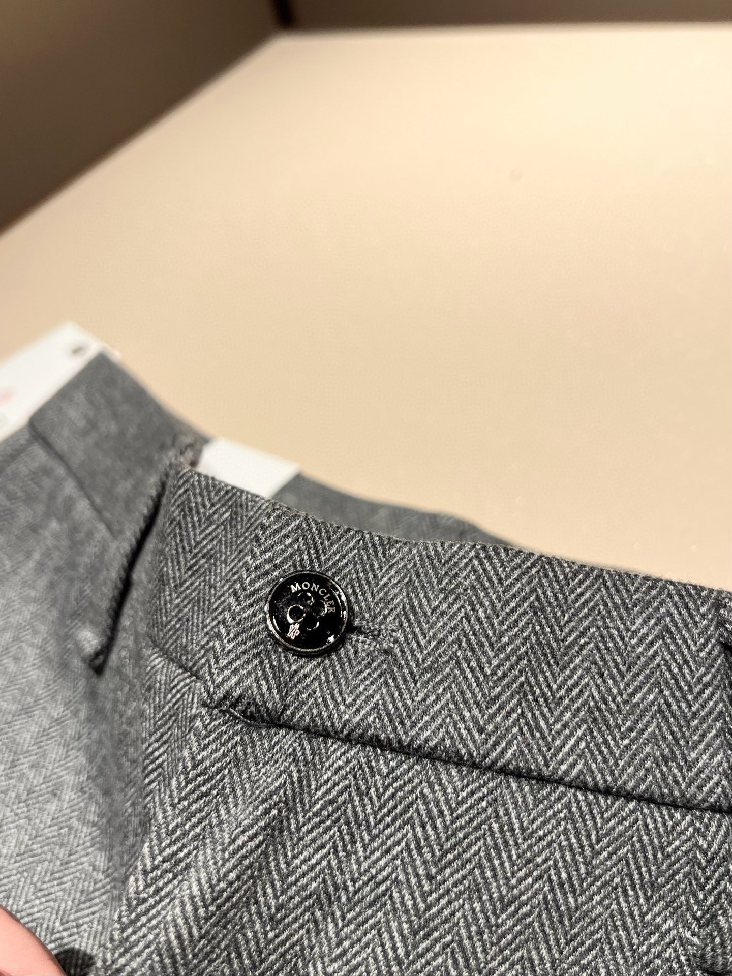 Moncl*r蒙*口2025秋冬最新的贸易订单休闲羊绒西裤！全品相！！原版logo五金辅料设计！定制专属