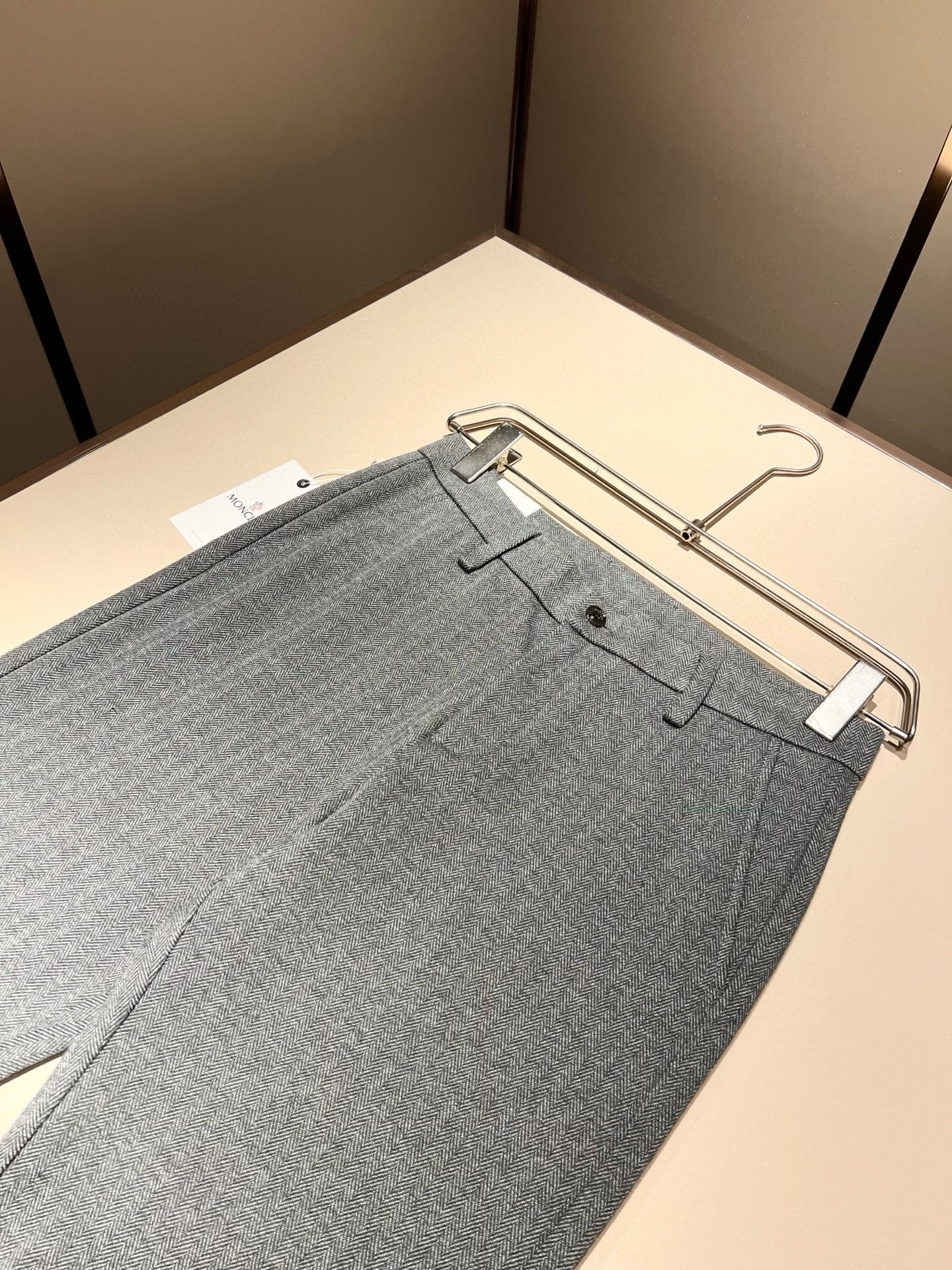 Moncl*r蒙*口2025秋冬最新的贸易订单休闲羊绒西裤！全品相！！原版logo五金辅料设计！定制专属