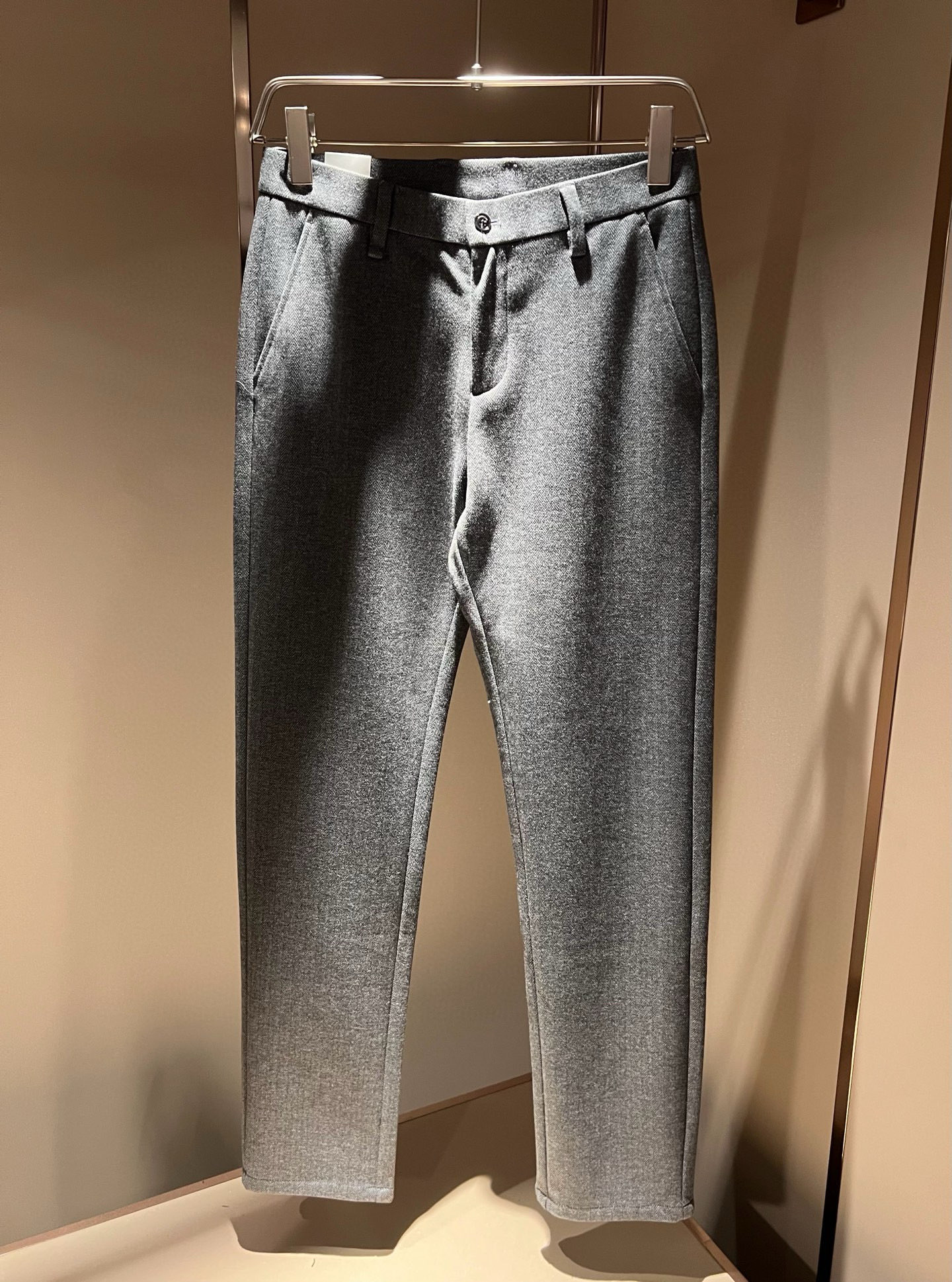 Moncl*r蒙*口2025秋冬最新的贸易订单休闲羊绒西裤！全品相！！原版logo五金辅料设计！定制专属