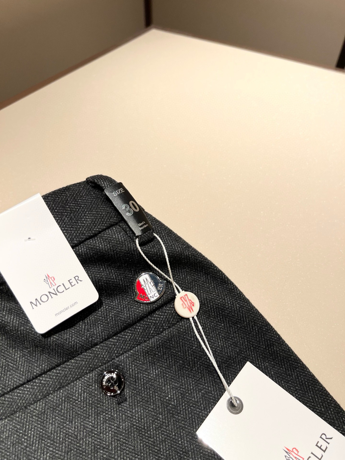 Moncl*r蒙*口2025秋冬最新的贸易订单休闲羊绒西裤！全品相！！原版logo五金辅料设计！定制专属