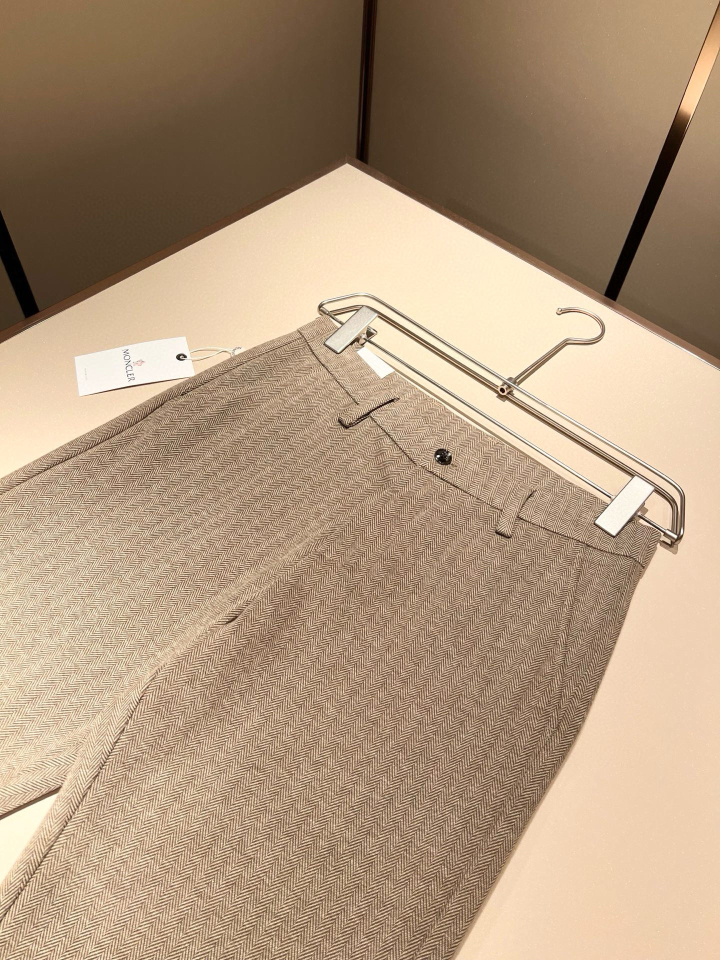 Moncl*r蒙*口2025秋冬最新的贸易订单休闲羊绒西裤！全品相！！原版logo五金辅料设计！定制专属