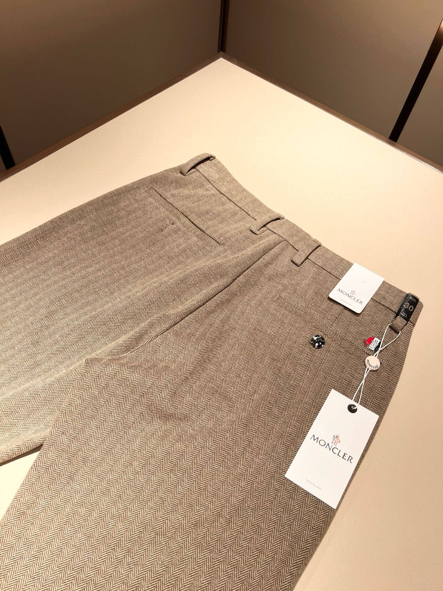 Moncl*r蒙*口2025秋冬最新的贸易订单休闲羊绒西裤！全品相！！原版logo五金辅料设计！定制专属