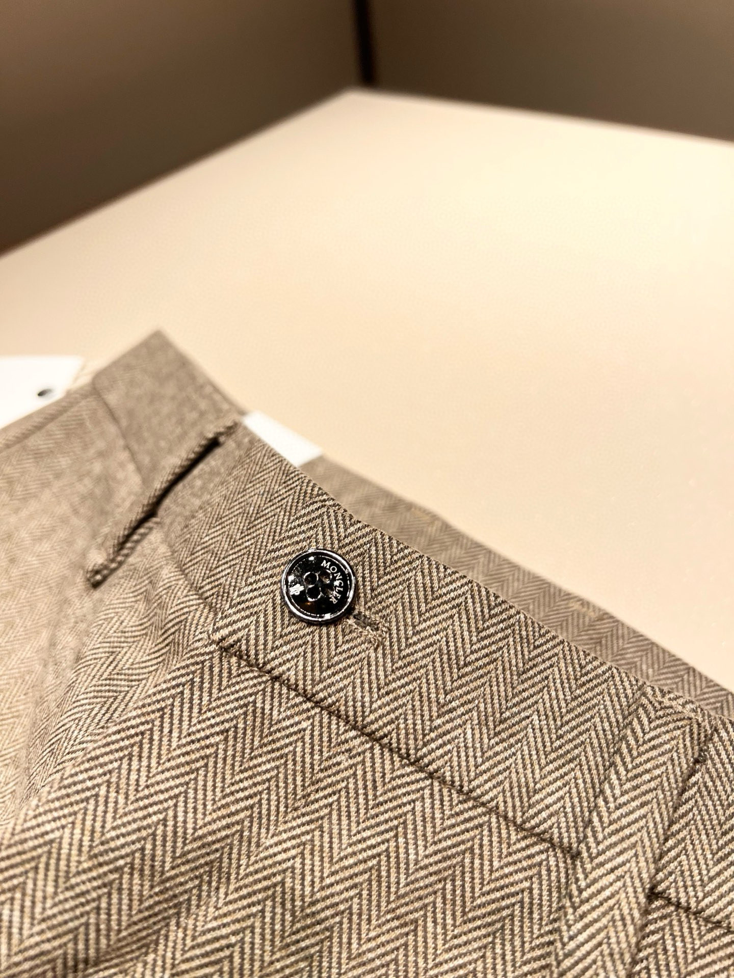 Moncl*r蒙*口2025秋冬最新的贸易订单休闲羊绒西裤！全品相！！原版logo五金辅料设计！定制专属