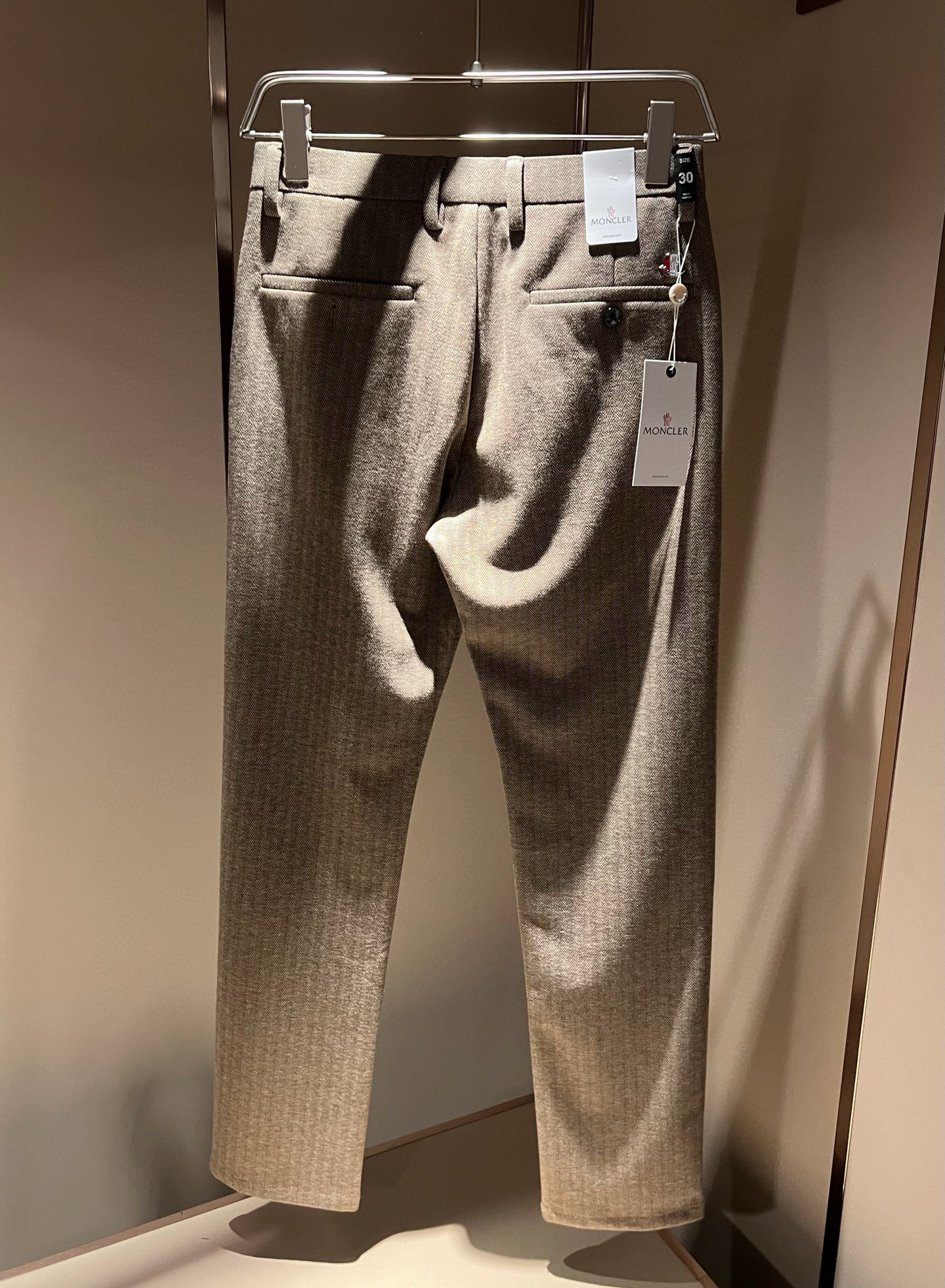 Moncl*r蒙*口2025秋冬最新的贸易订单休闲羊绒西裤！全品相！！原版logo五金辅料设计！定制专属