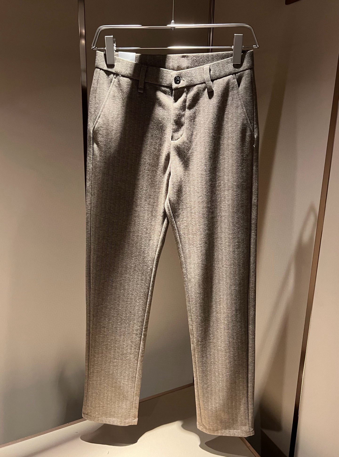 Moncl*r蒙*口2025秋冬最新的贸易订单休闲羊绒西裤！全品相！！原版logo五金辅料设计！定制专属