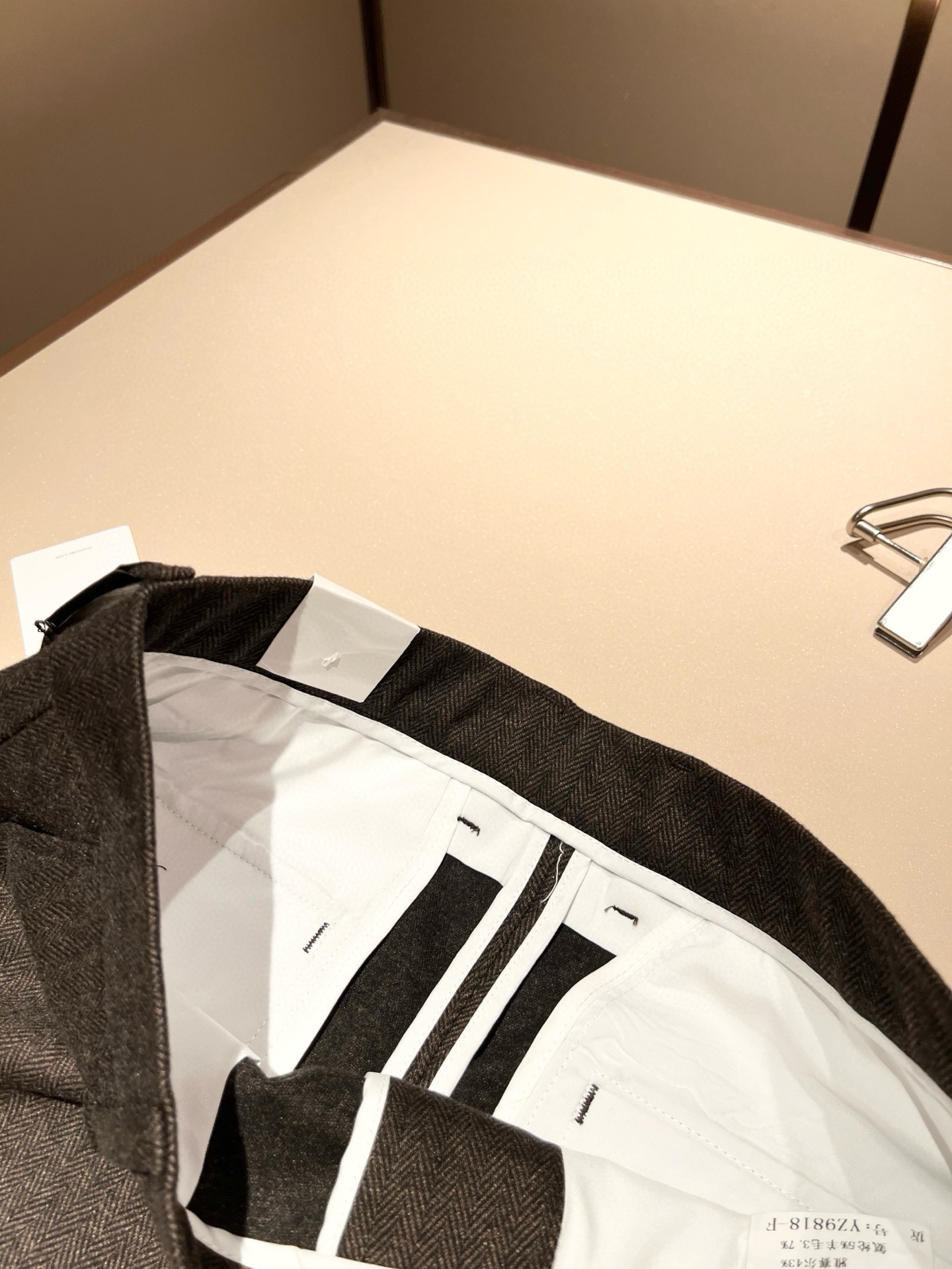 Moncl*r蒙*口2025秋冬最新的贸易订单休闲羊绒西裤！全品相！！原版logo五金辅料设计！定制专属