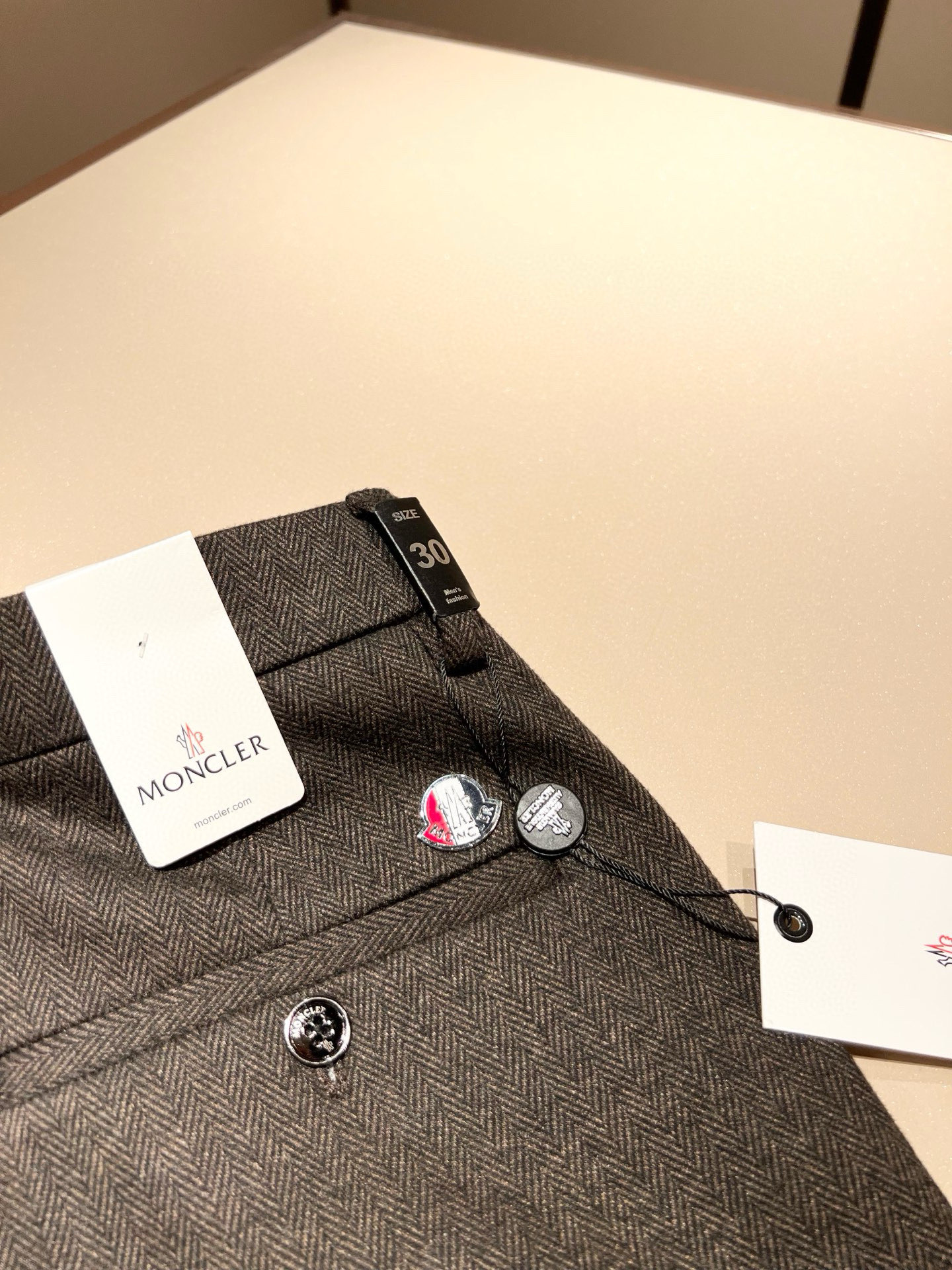 Moncl*r蒙*口2025秋冬最新的贸易订单休闲羊绒西裤！全品相！！原版logo五金辅料设计！定制专属