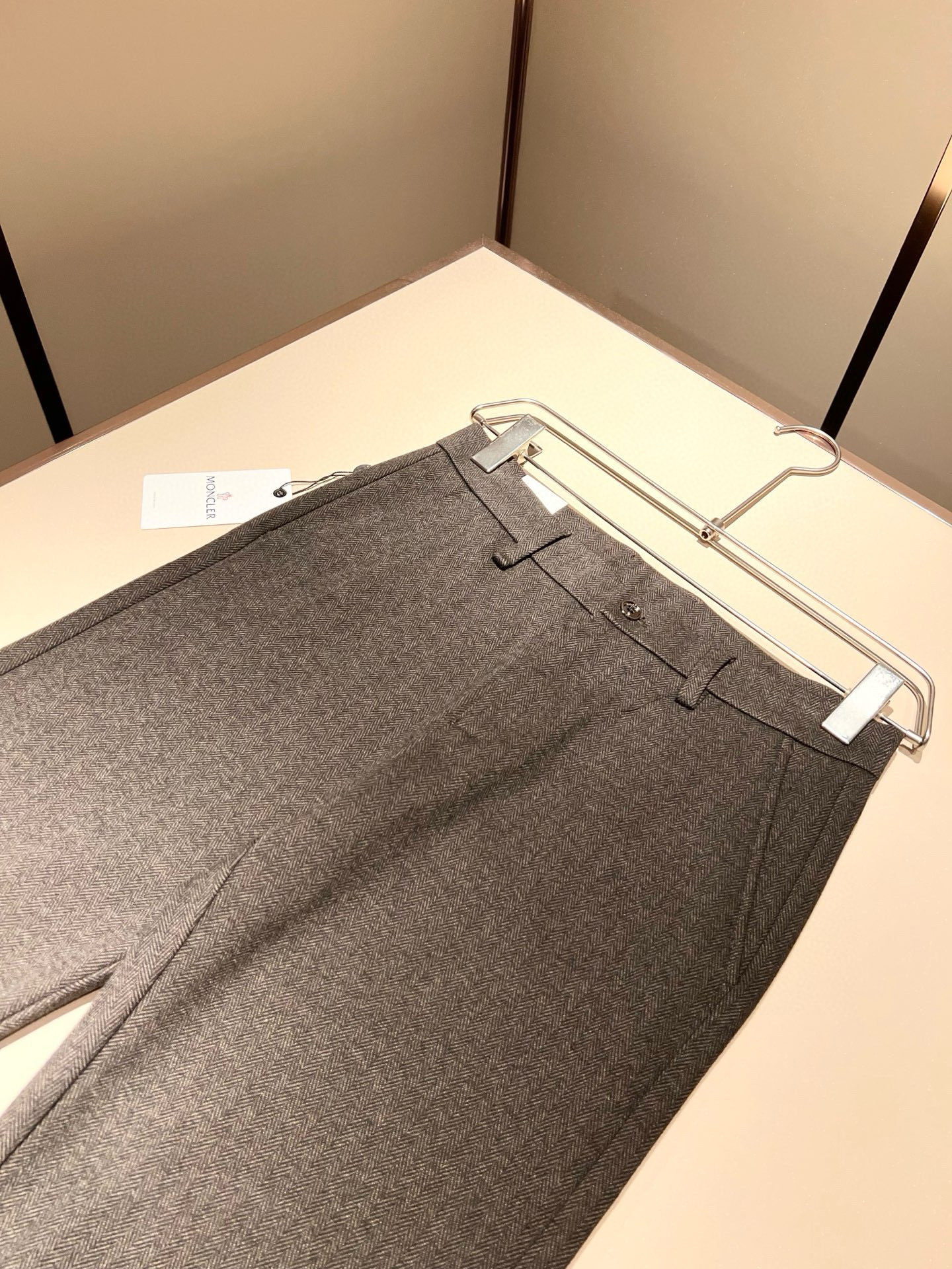 Moncl*r蒙*口2025秋冬最新的贸易订单休闲羊绒西裤！全品相！！原版logo五金辅料设计！定制专属