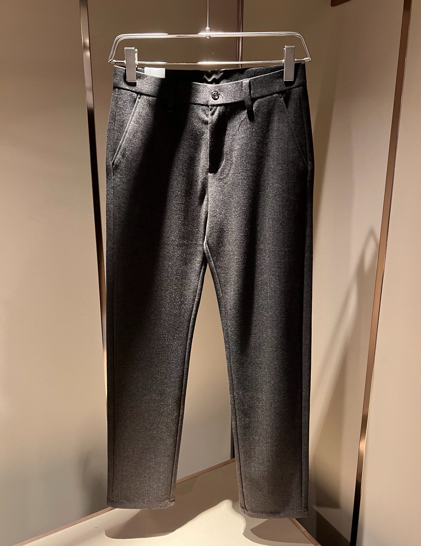 Moncl*r蒙*口2025秋冬最新的贸易订单休闲羊绒西裤！全品相！！原版logo五金辅料设计！定制专属