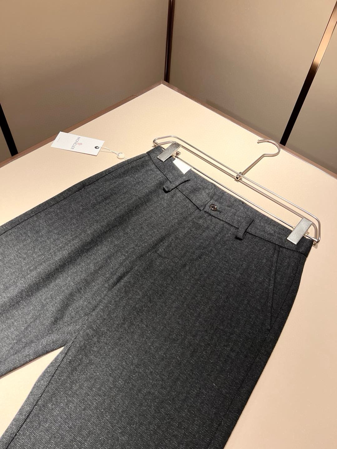 Moncl*r蒙*口2025秋冬最新的贸易订单休闲羊绒西裤！全品相！！原版logo五金辅料设计！定制专属