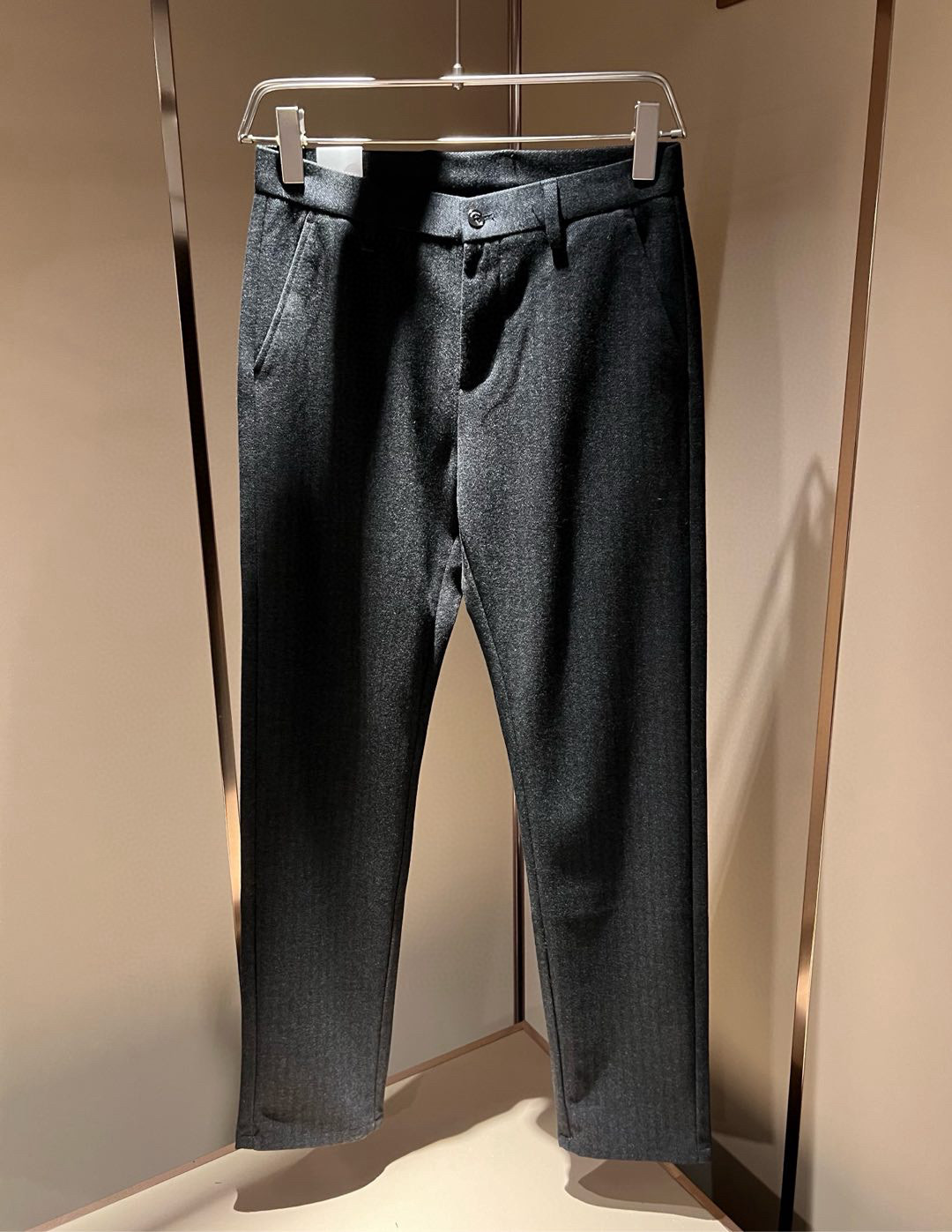 Moncl*r蒙*口2025秋冬最新的贸易订单休闲羊绒西裤！全品相！！原版logo五金辅料设计！定制专属