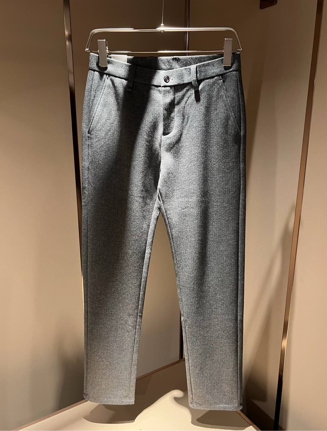Moncl*r蒙*口2025秋冬最新的贸易订单休闲羊绒西裤！全品相！！原版logo五金辅料设计！定制专属