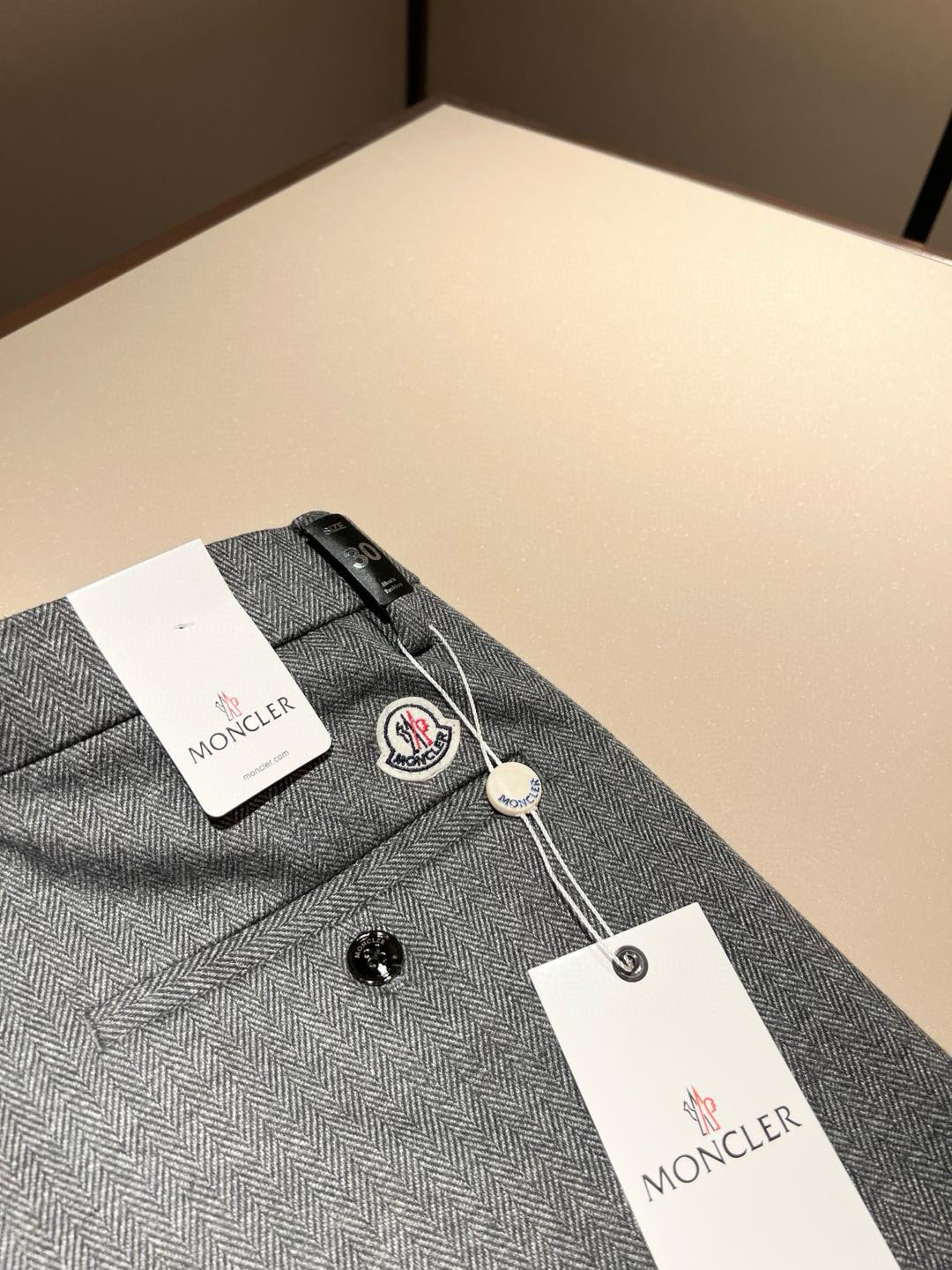 Moncl*r蒙*口2025秋冬最新的贸易订单休闲羊绒西裤！全品相！！原版logo五金辅料设计！定制专属