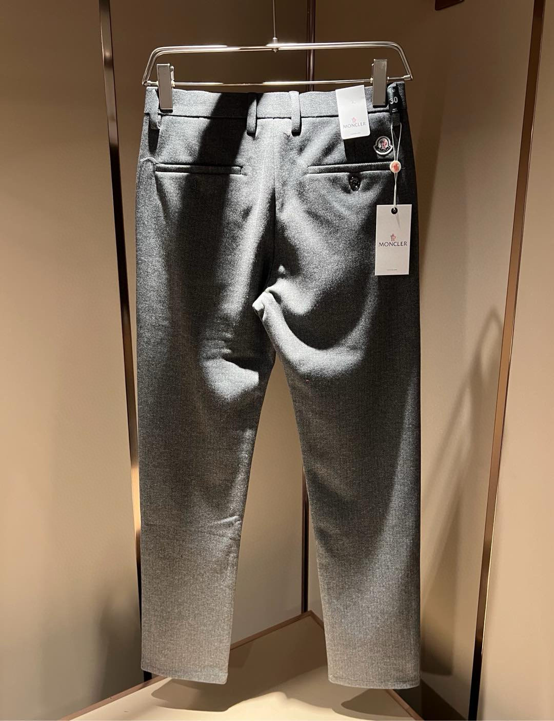 Moncl*r蒙*口2025秋冬最新的贸易订单休闲羊绒西裤！全品相！！原版logo五金辅料设计！定制专属