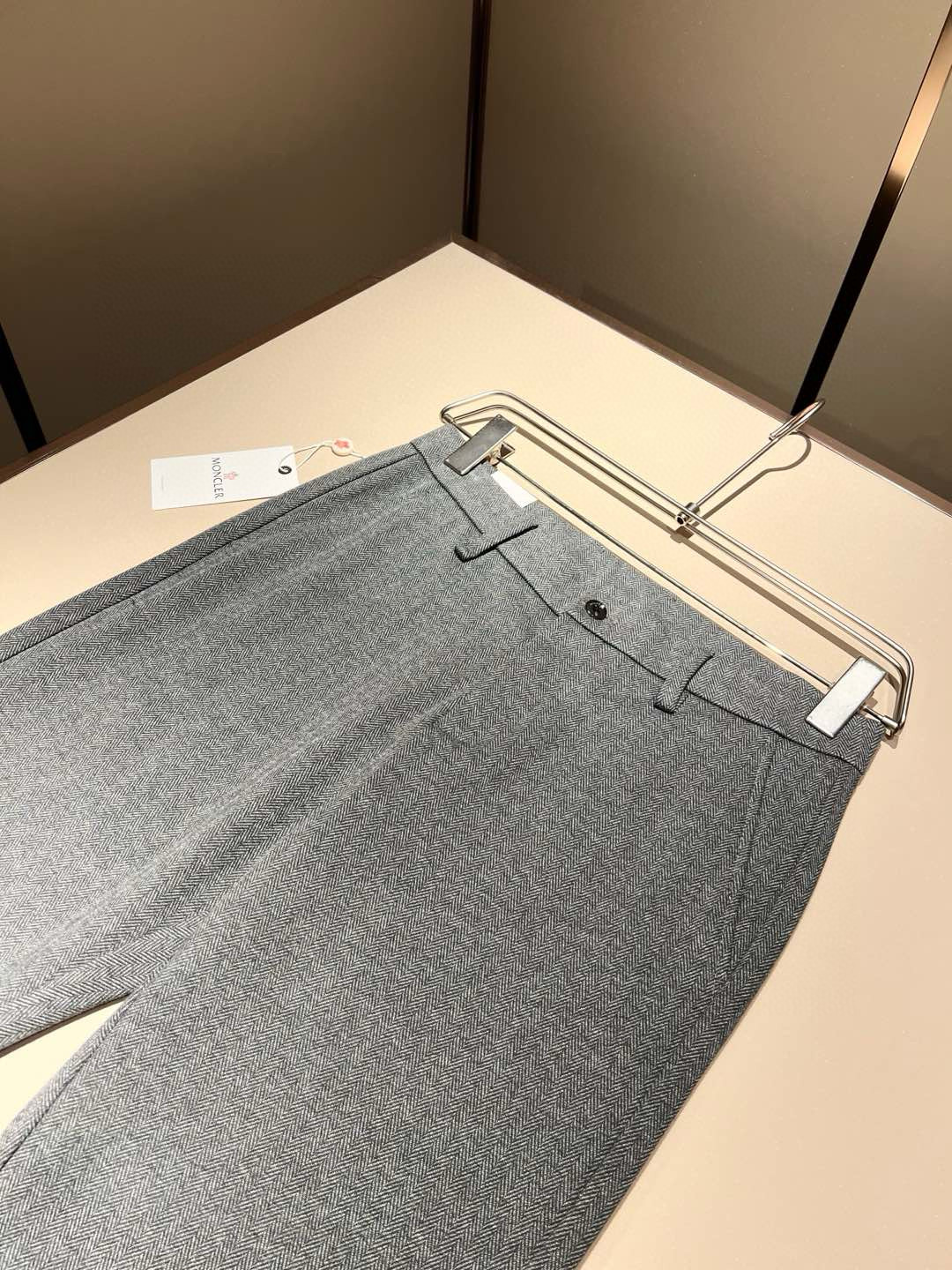 Moncl*r蒙*口2025秋冬最新的贸易订单休闲羊绒西裤！全品相！！原版logo五金辅料设计！定制专属