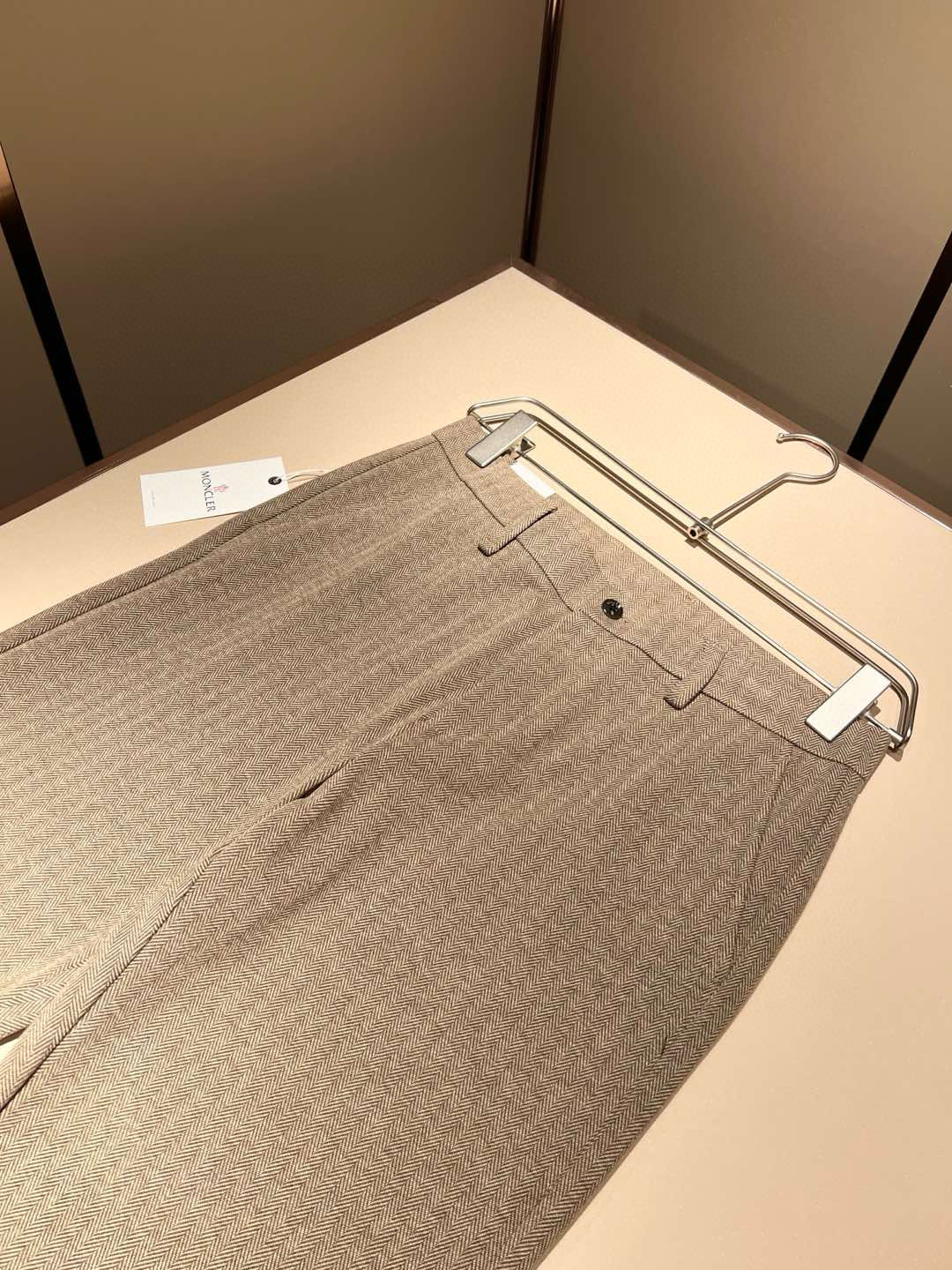 Moncl*r蒙*口2025秋冬最新的贸易订单休闲羊绒西裤！全品相！！原版logo五金辅料设计！定制专属