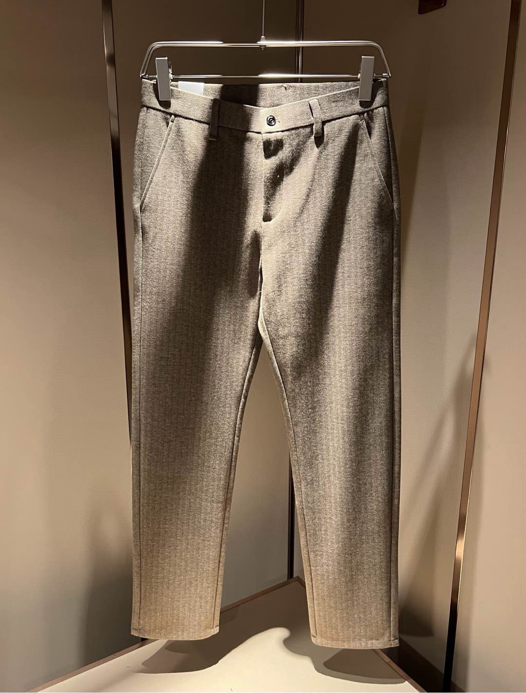 Moncl*r蒙*口2025秋冬最新的贸易订单休闲羊绒西裤！全品相！！原版logo五金辅料设计！定制专属