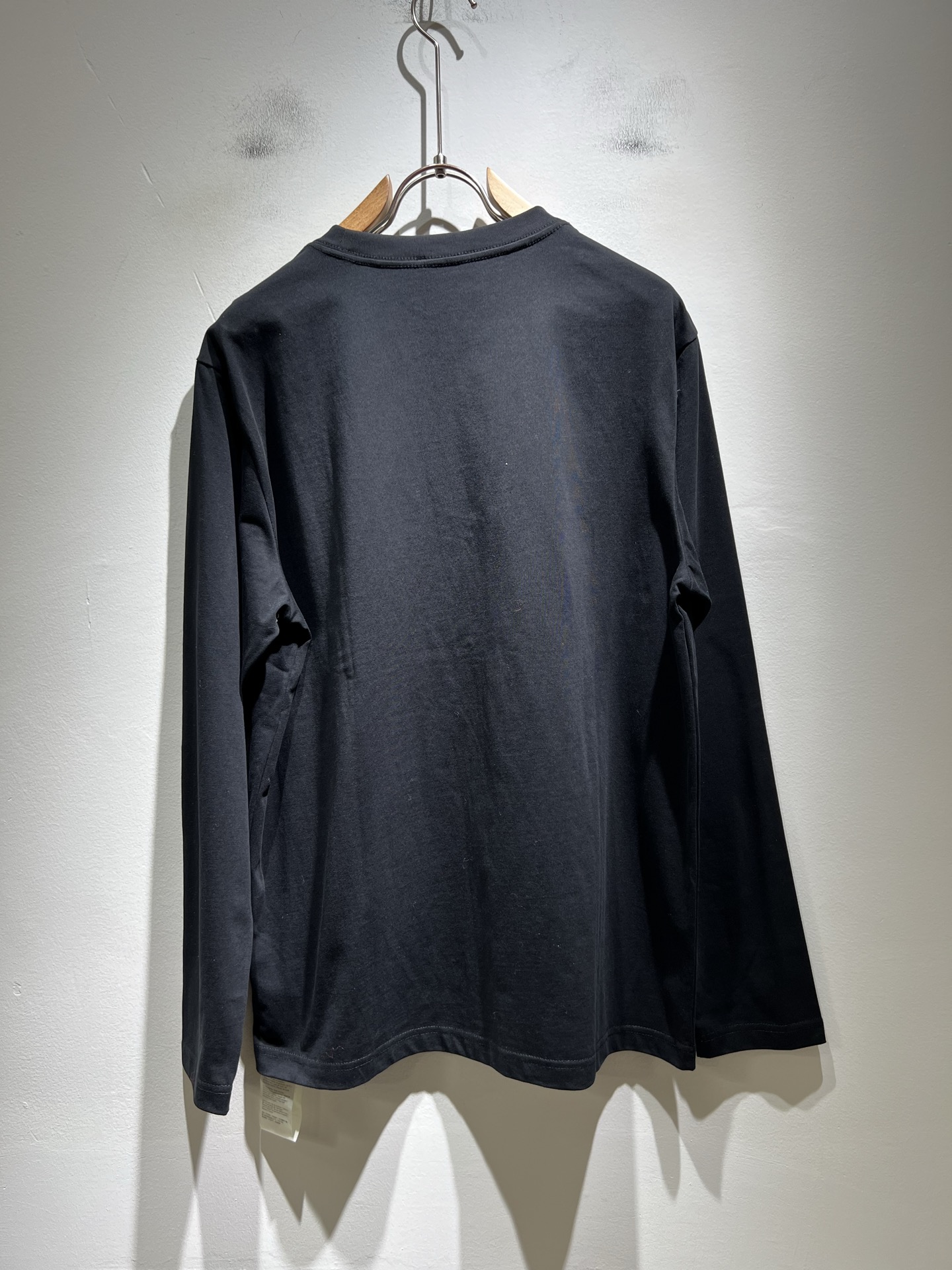 FEN*I 芬*迪2025秋冬新款FD家族FF男女同款👫打底衫，男女同款👫百搭极简短袖。意大利原厂订单，