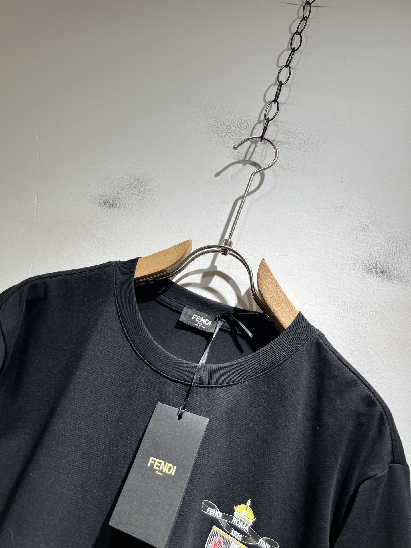 FEN*I 芬*迪2025秋冬新款FD家族FF男女同款👫打底衫，男女同款👫百搭极简短袖。意大利原厂订单，