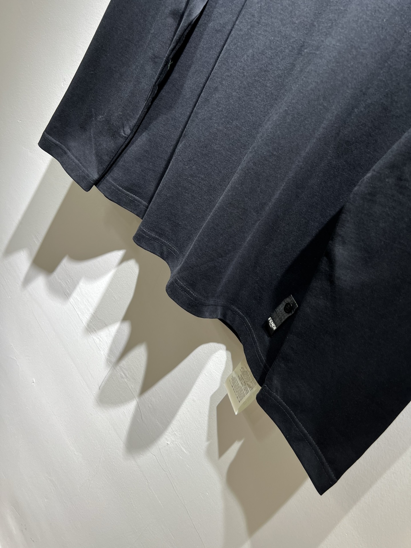 FEN*I 芬*迪2025秋冬新款FD家族FF男女同款👫打底衫，男女同款👫百搭极简短袖。意大利原厂订单，